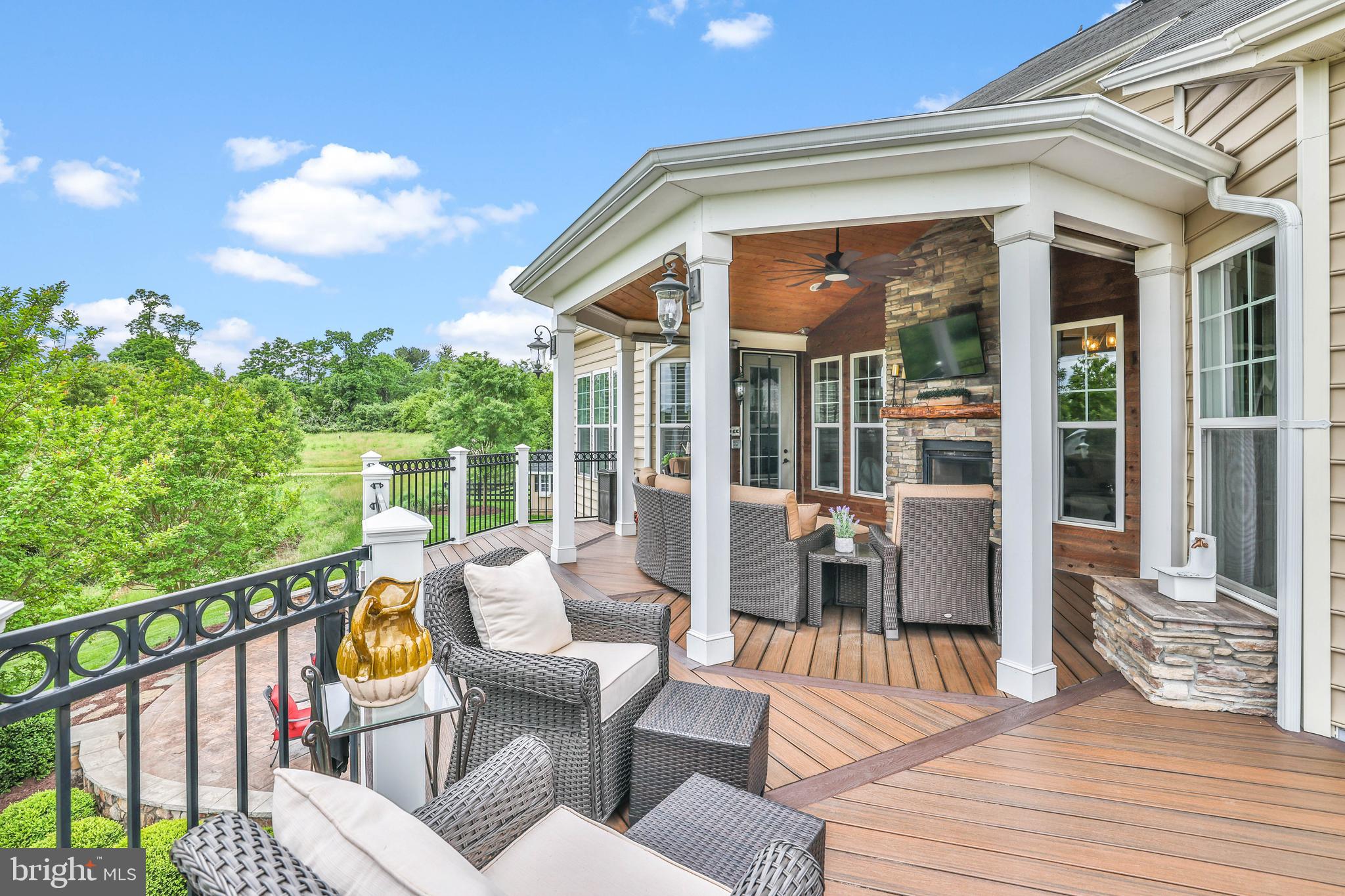 RASPBERRY FALLS - Residential