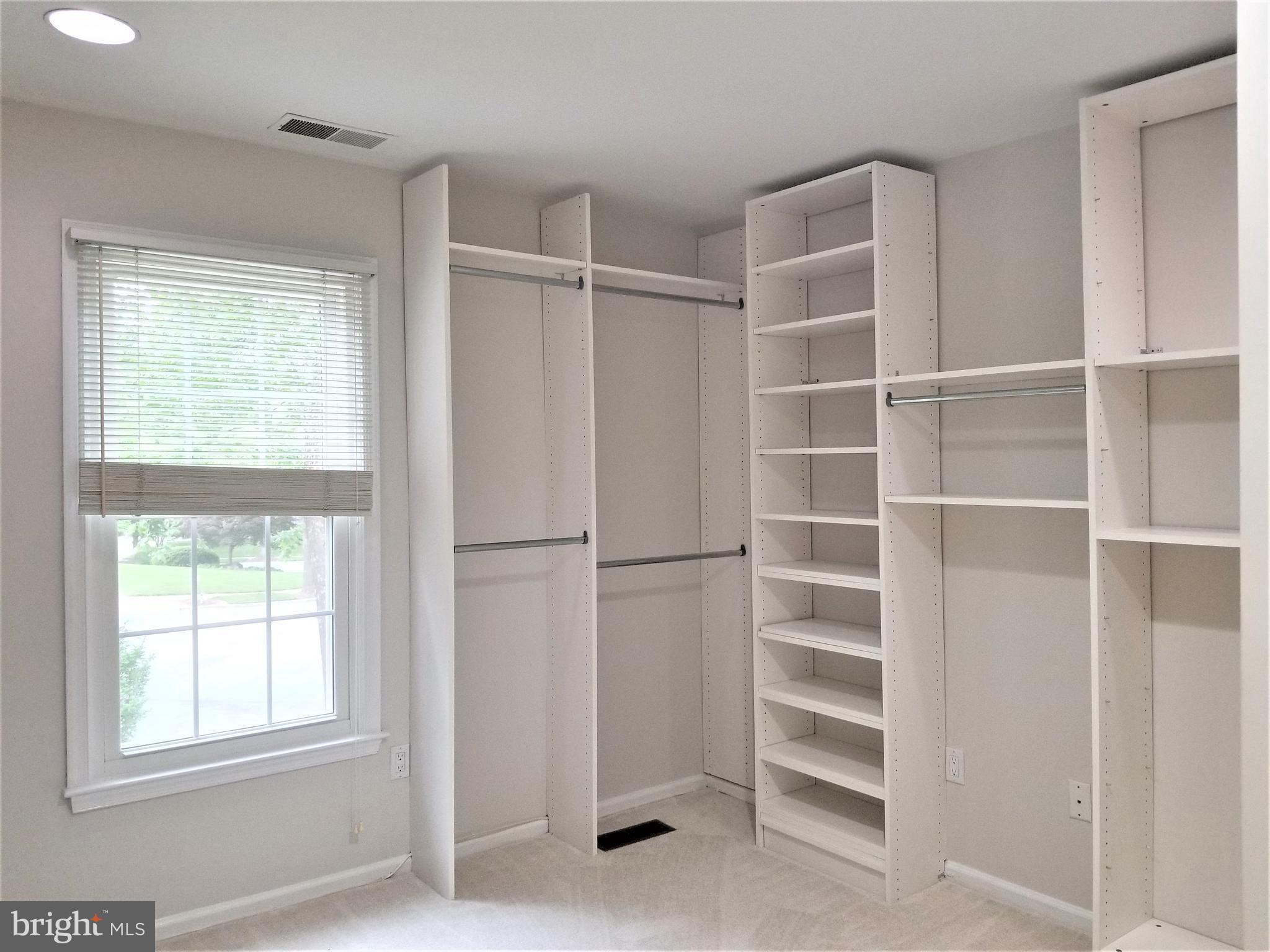 ORCHARD RIDGE - Farm