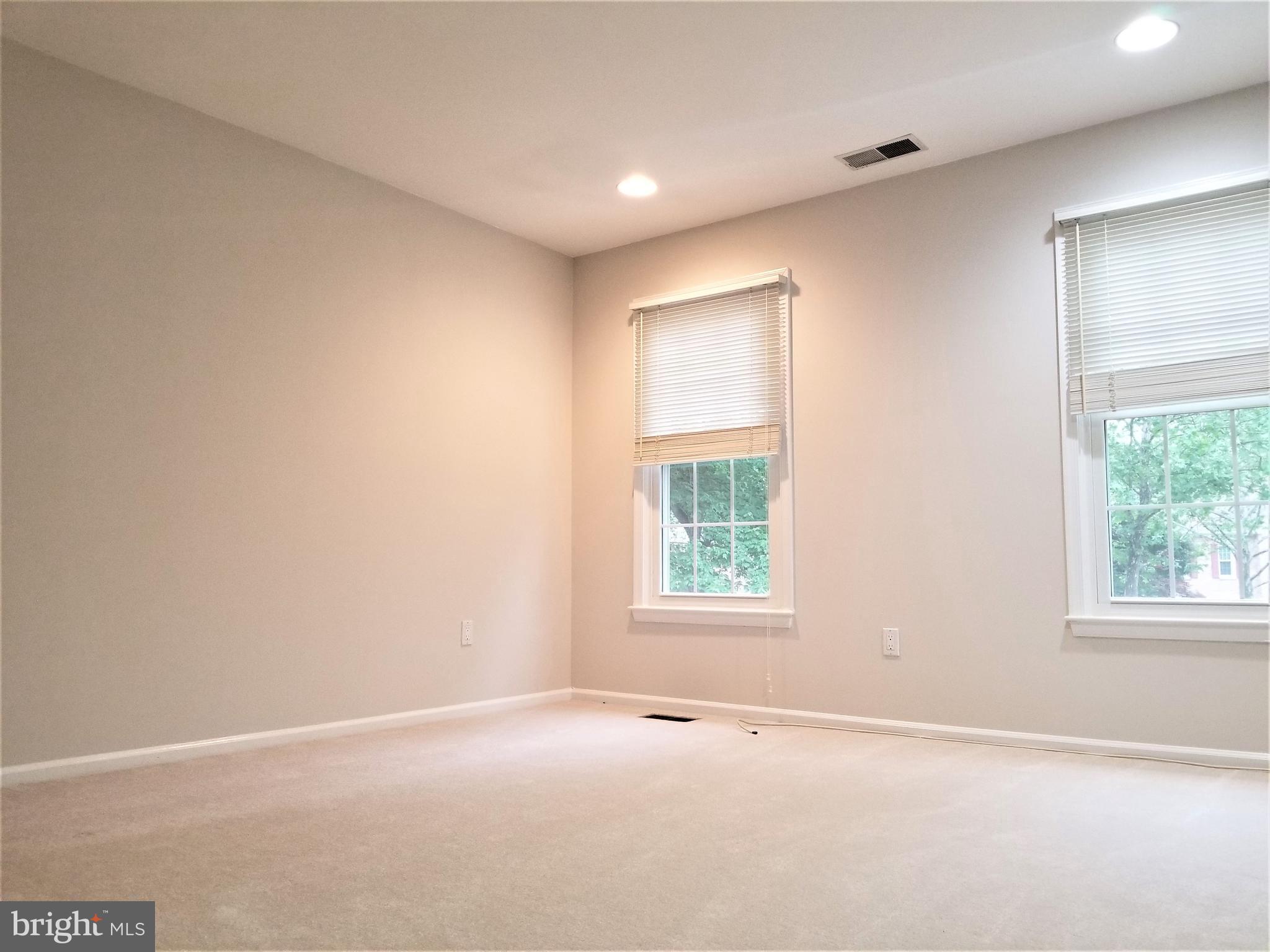 ORCHARD RIDGE - Farm