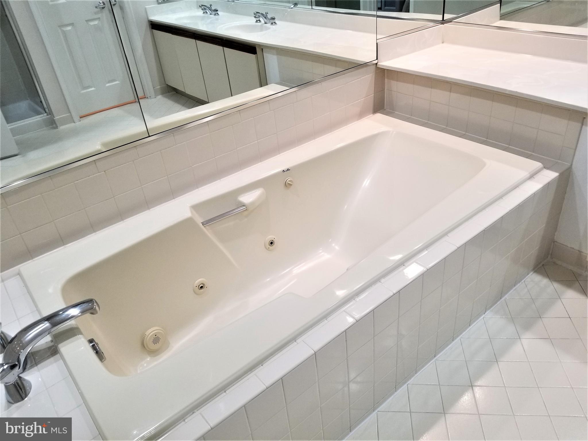 ORCHARD RIDGE - Farm