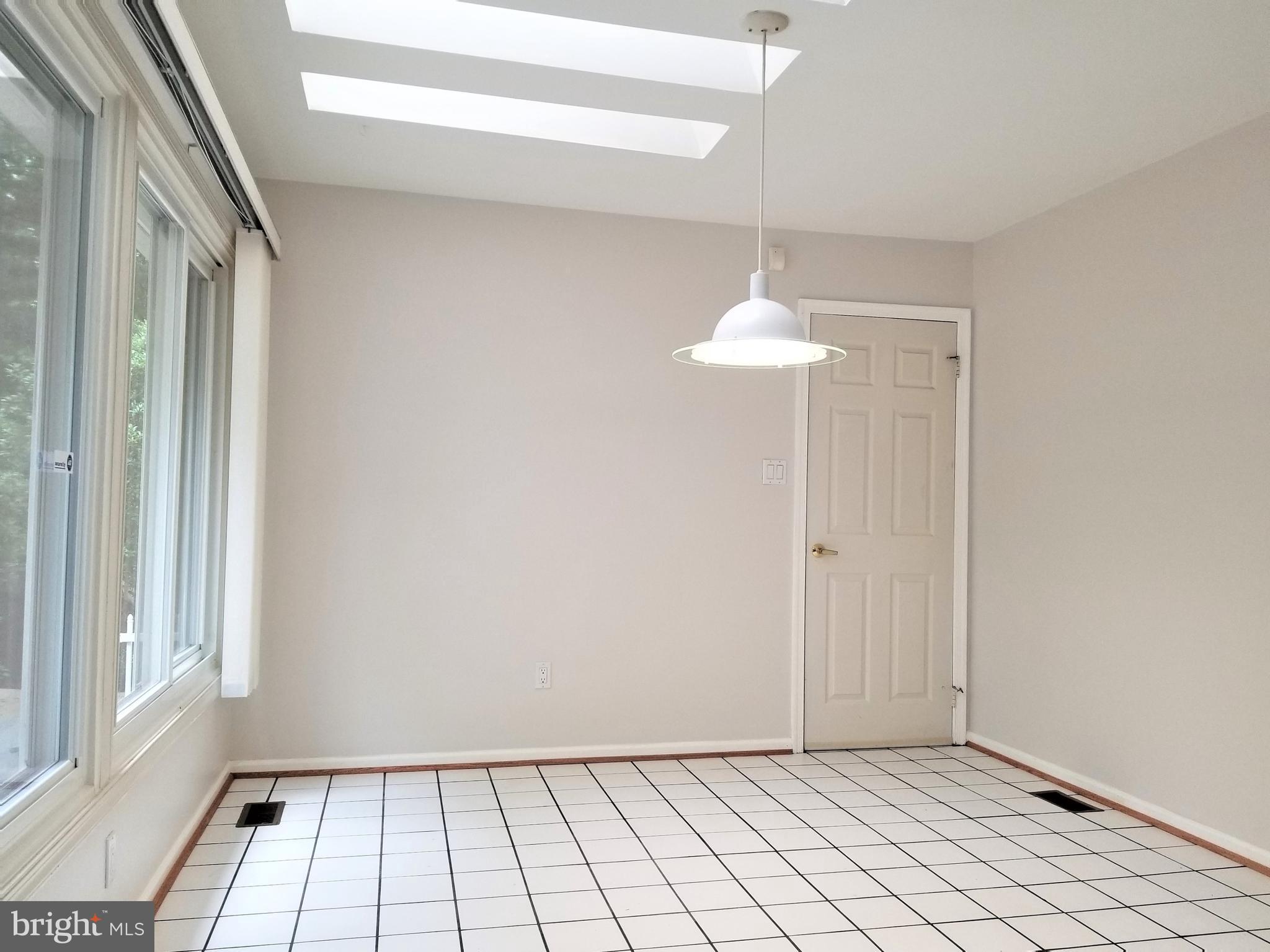 ORCHARD RIDGE - Farm