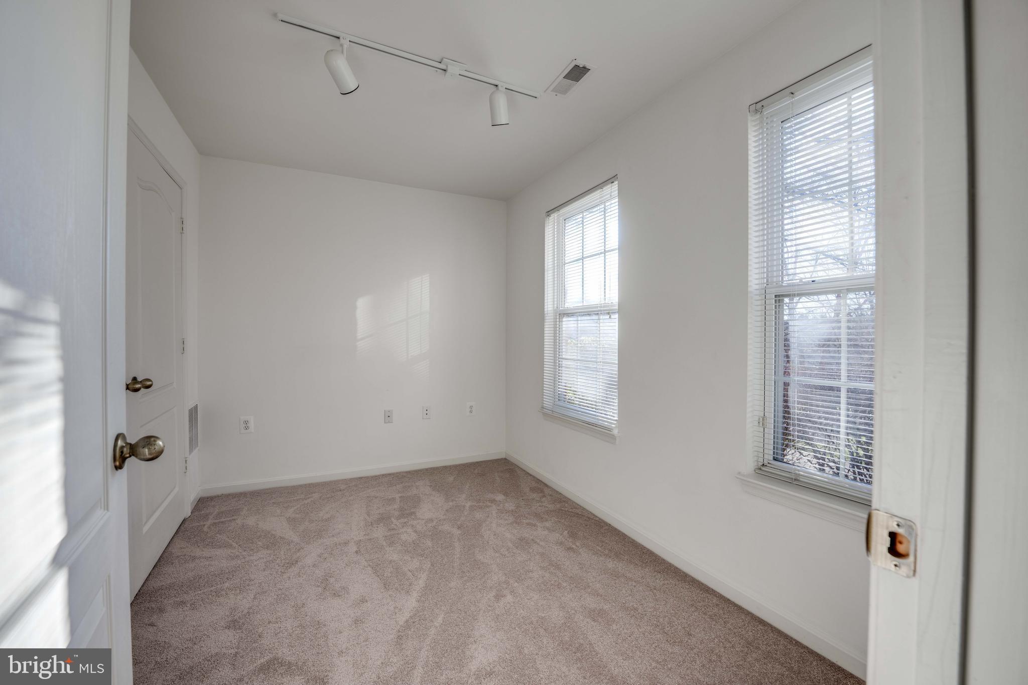 HIGH VIEW AT HUNT VALLEY - Residential Lease