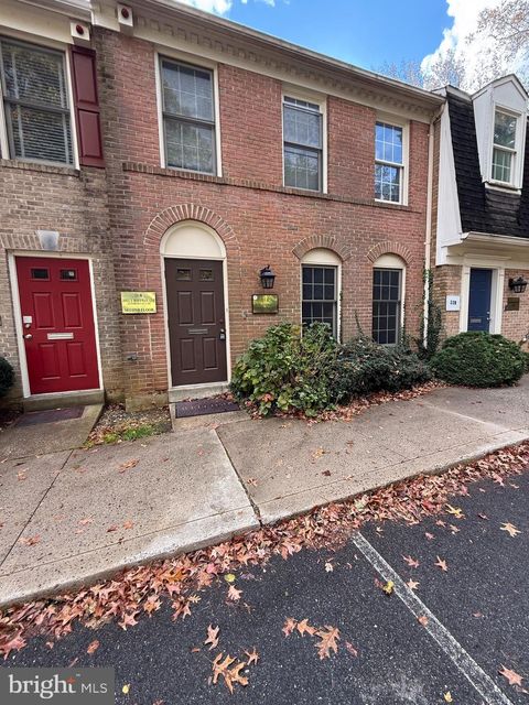 Photo of 966 - 21a Hungerford Drive #A-21, ROCKVILLE, MD 20850 (MLS # MDMC2206570) Photo of 966 - 21a Hungerford Drive #A-21, ROCKVILLE, MD 20850 (MLS # MDMC2206570)
