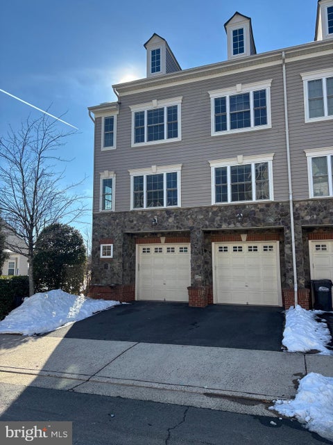 Condo For Sale - 11278 Wortham Crest Circle<br/> MANASSAS, VA 20109