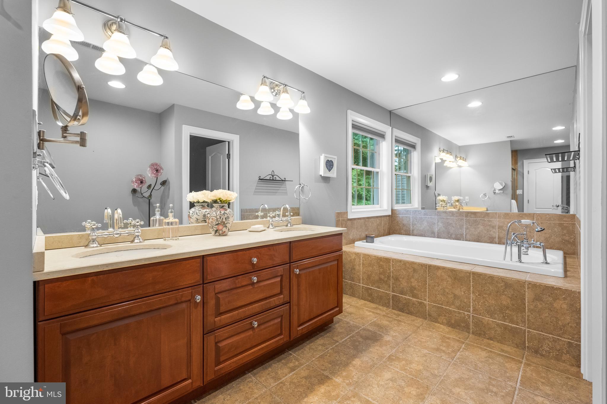 SOUTH WAYNE - Residential