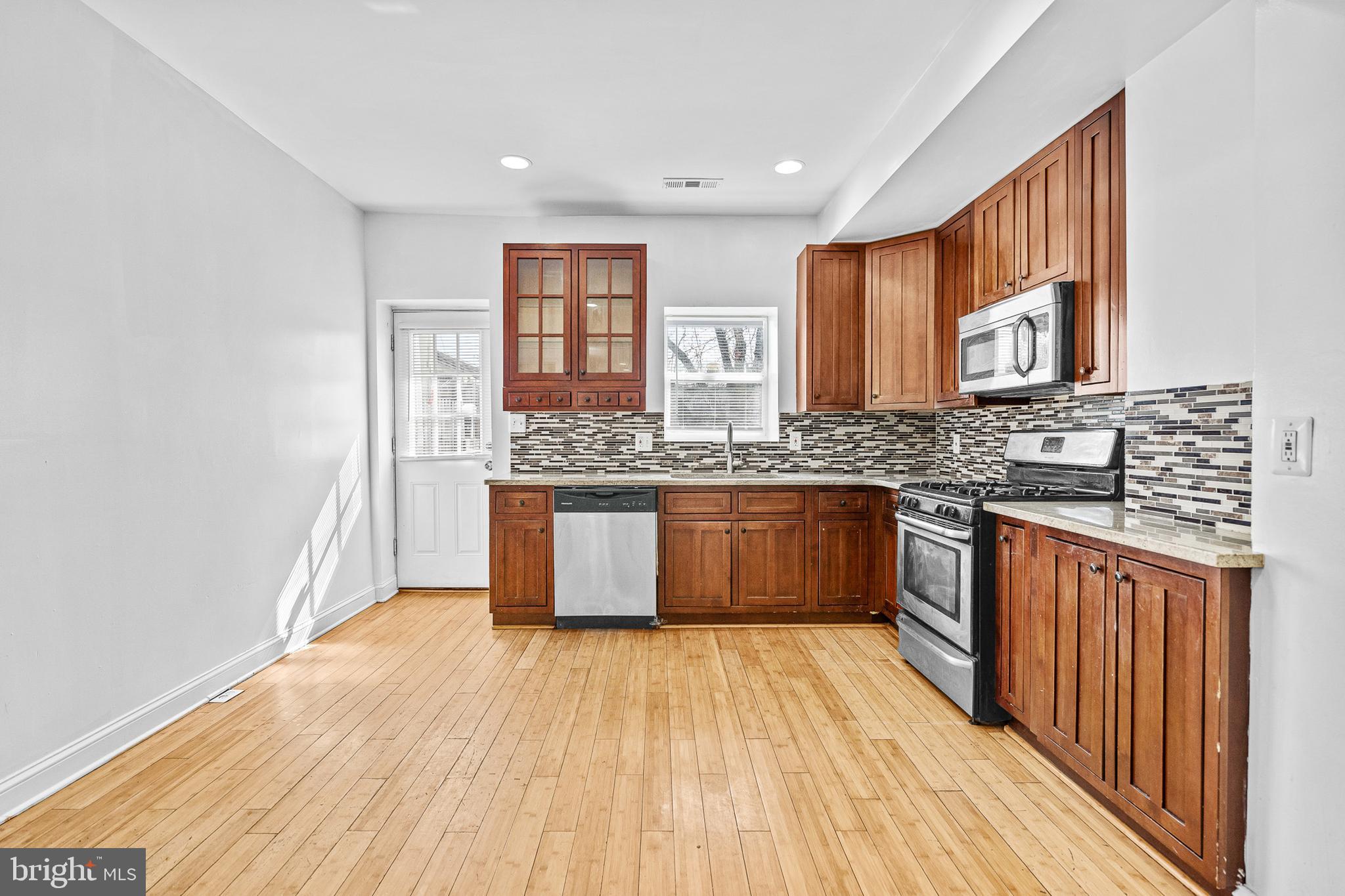 WAVERLY - Residential