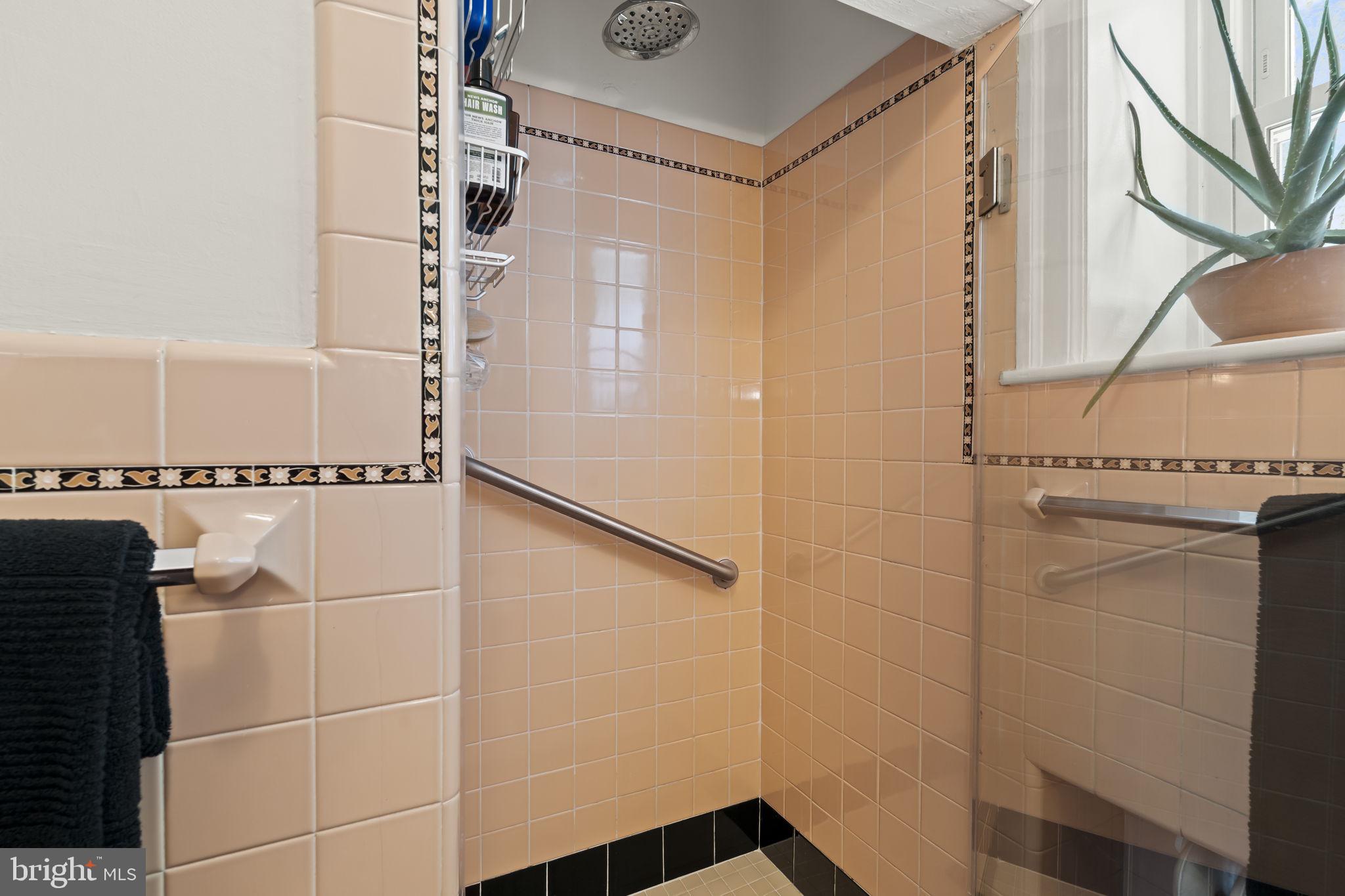 JENKINTOWN MANOR - Residential