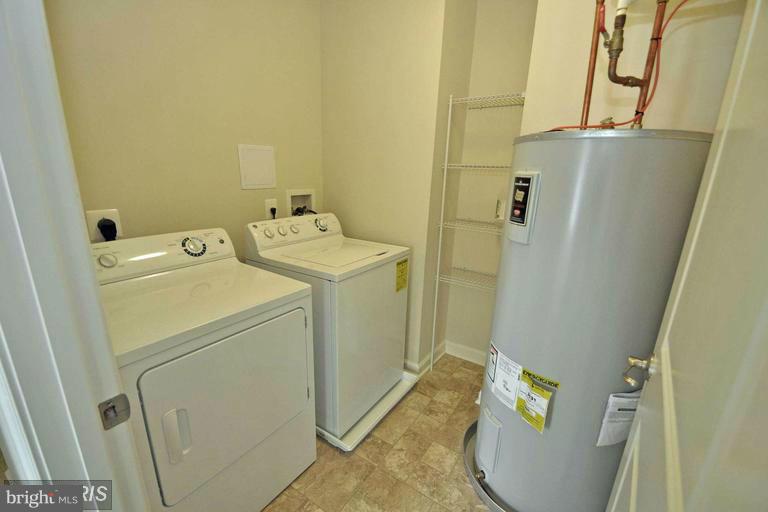 VILLAGES OF URBANA - Residential Lease