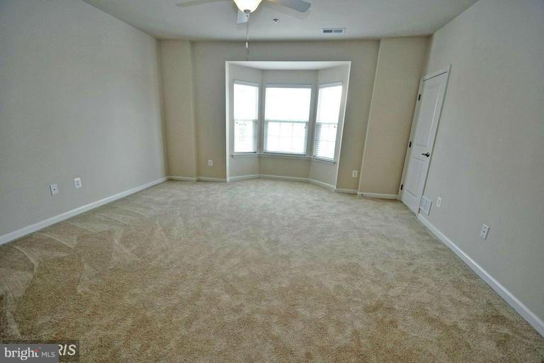 VILLAGES OF URBANA - Residential Lease