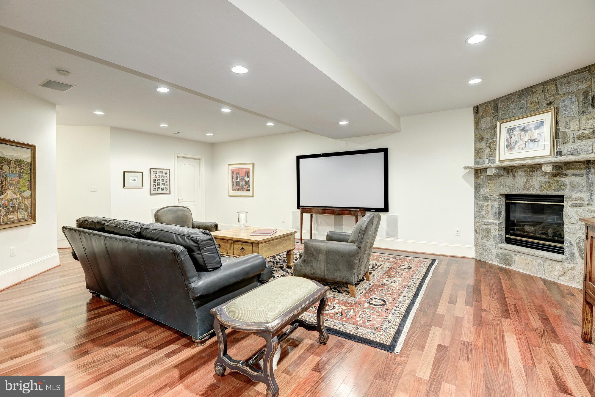 EVANS FARM - Residential