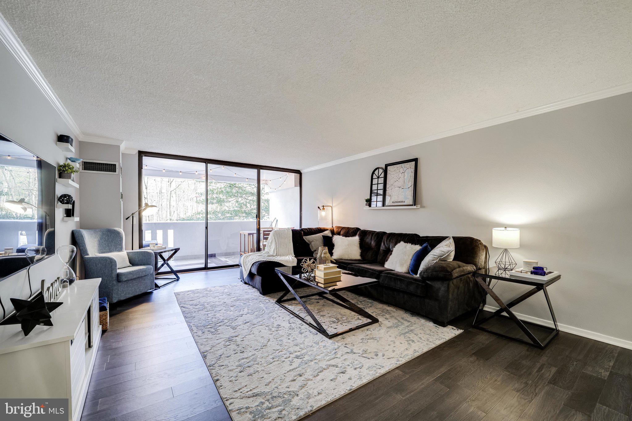 ALEXANDRIA KNOLLS - Residential