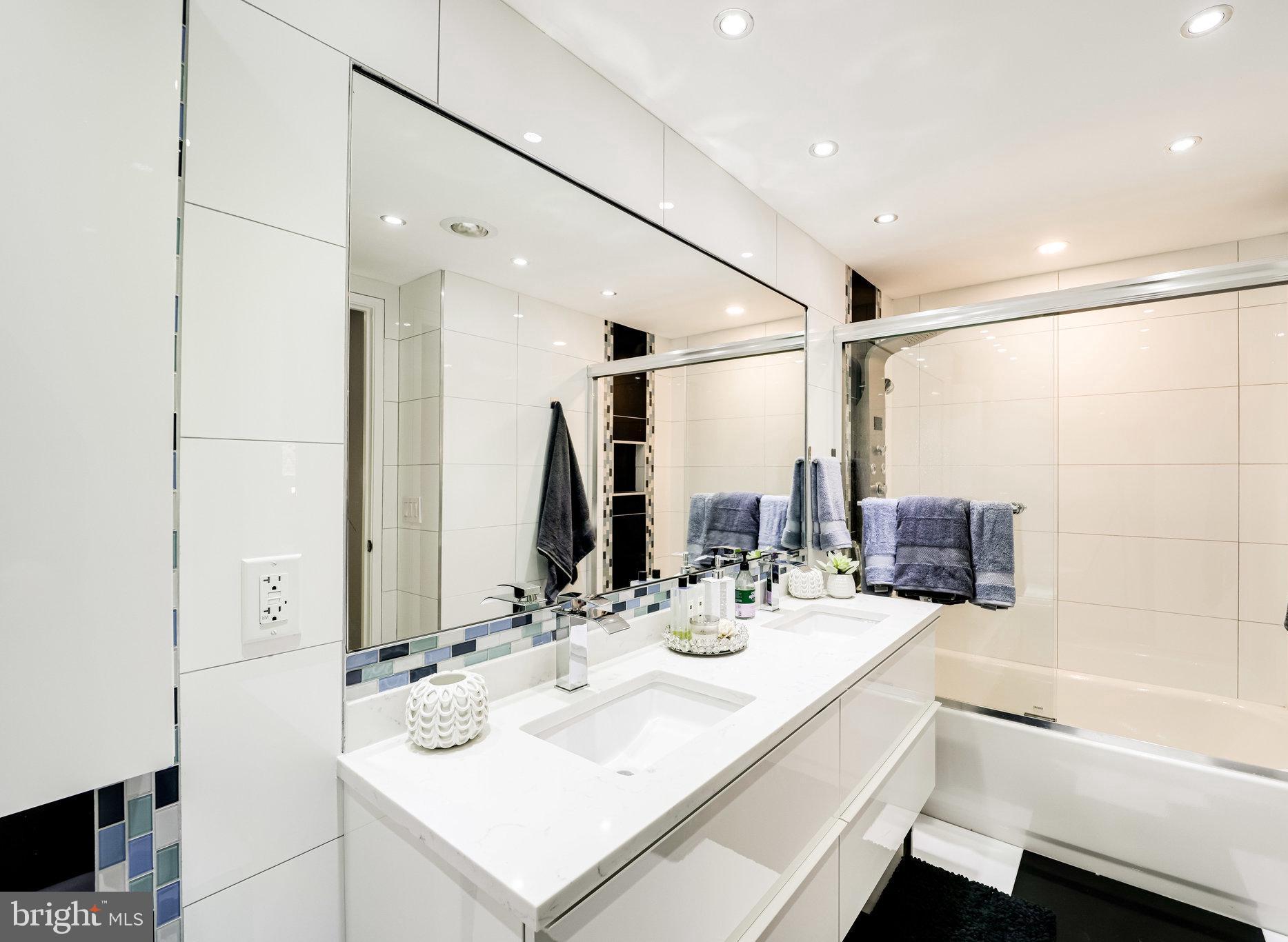 ALEXANDRIA KNOLLS - Residential