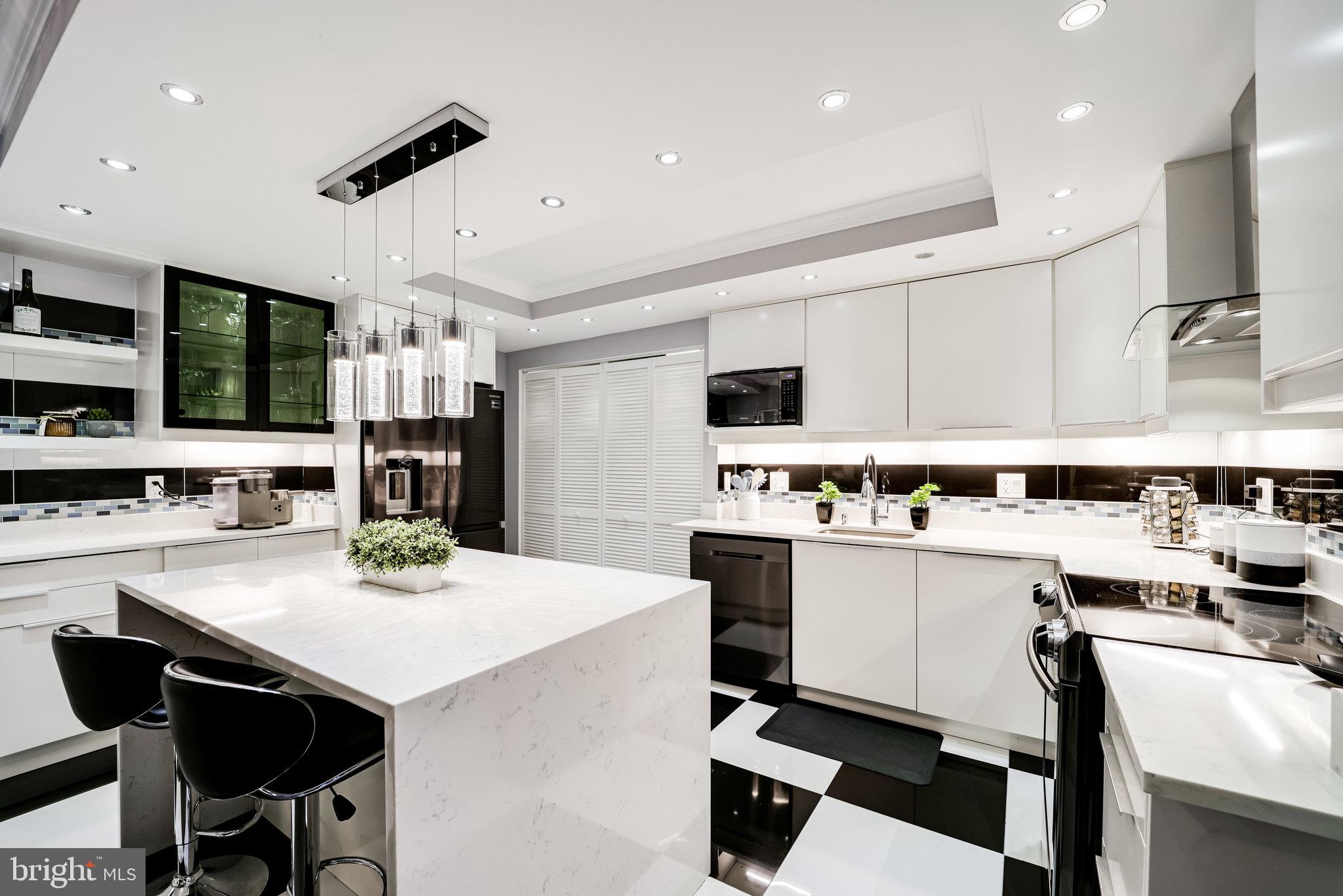 ALEXANDRIA KNOLLS - Residential