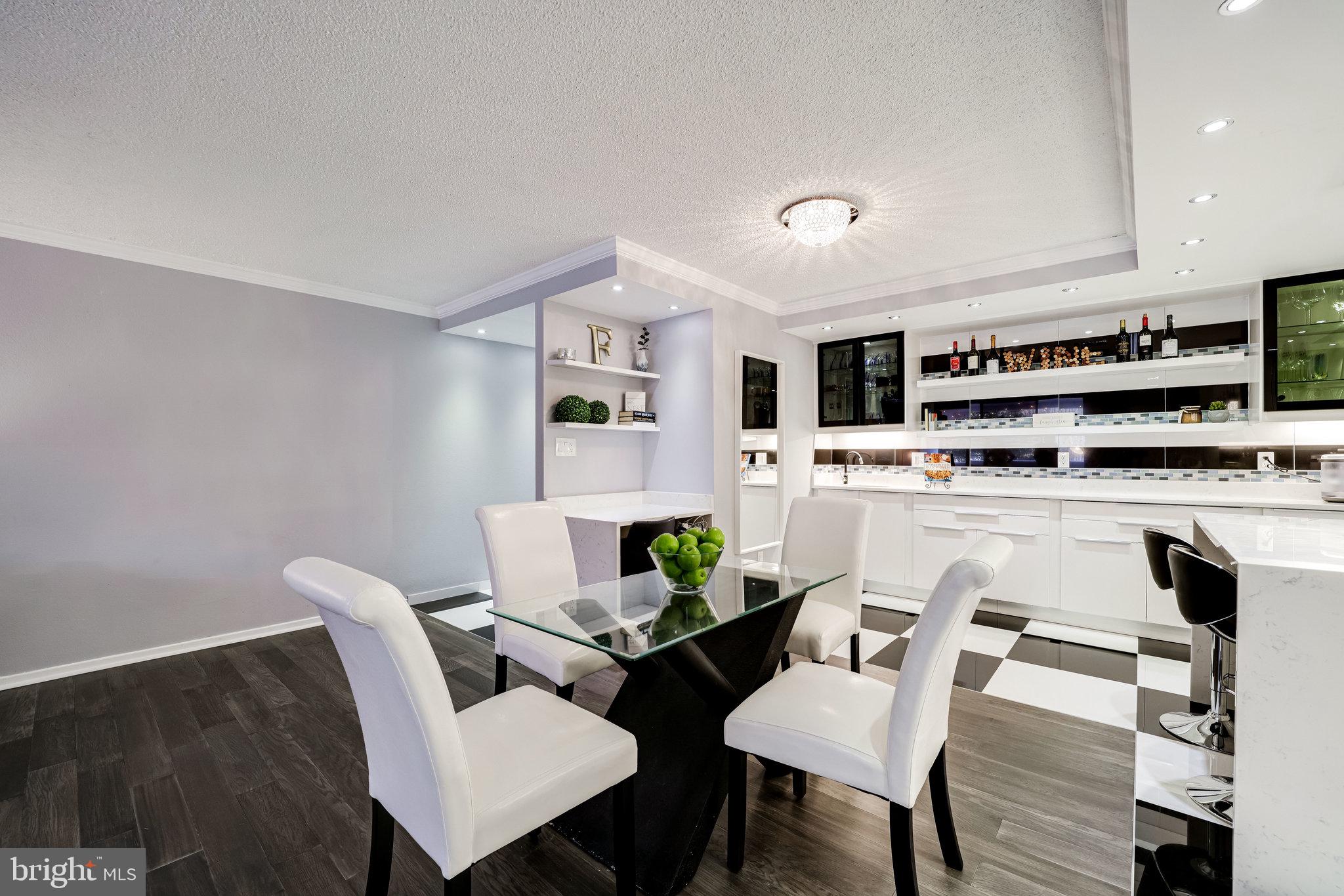 ALEXANDRIA KNOLLS - Residential