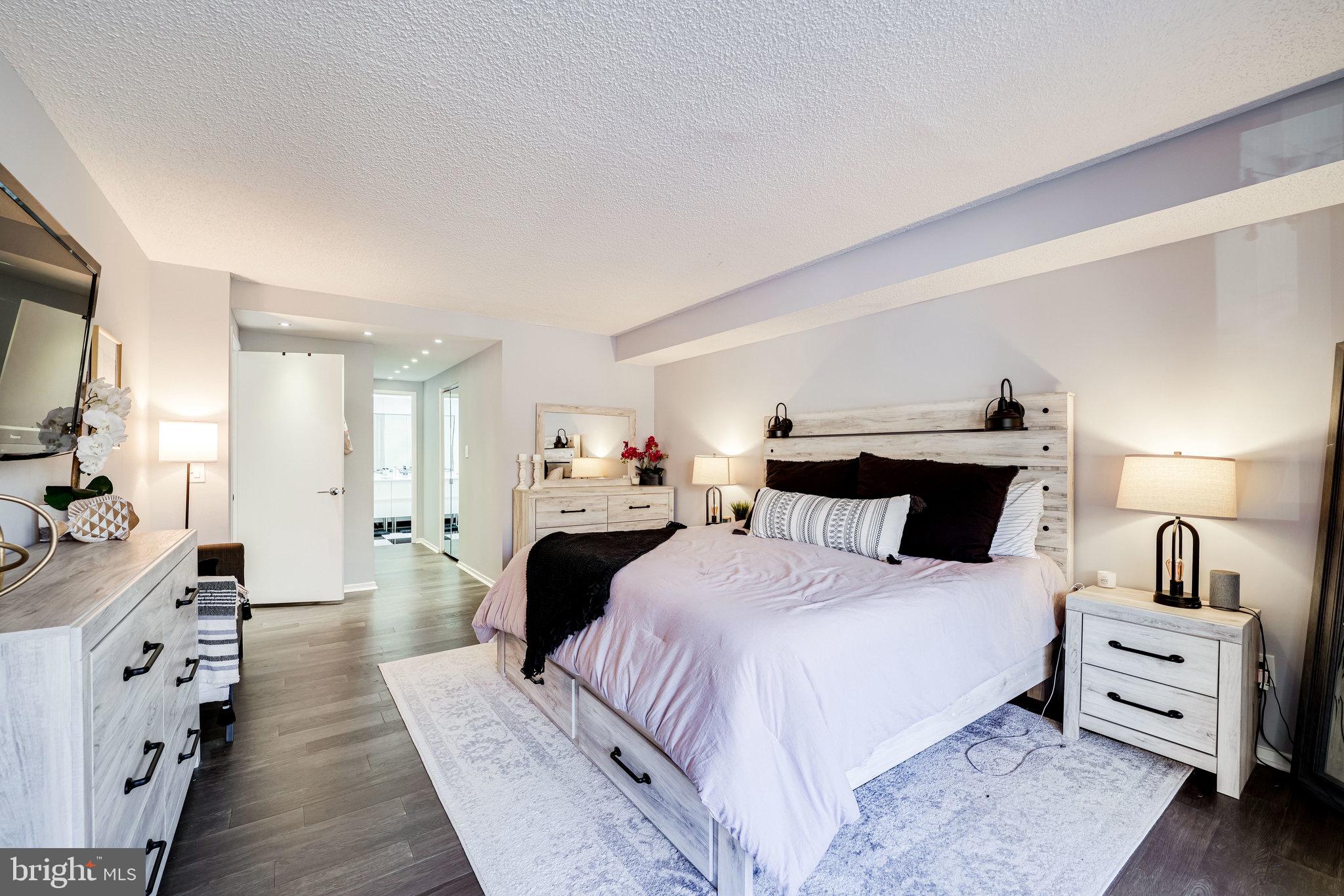 ALEXANDRIA KNOLLS - Residential