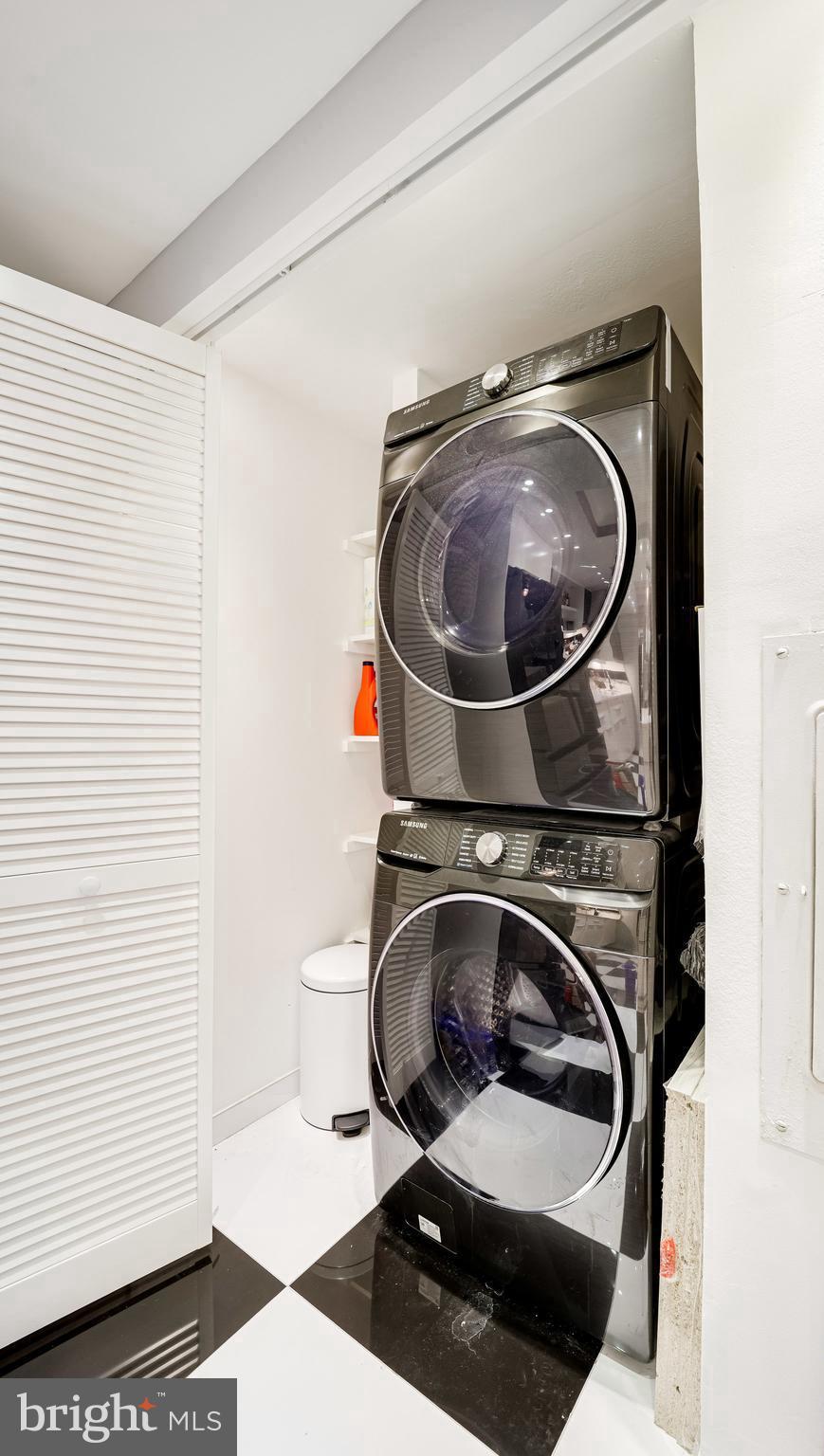 ALEXANDRIA KNOLLS - Residential