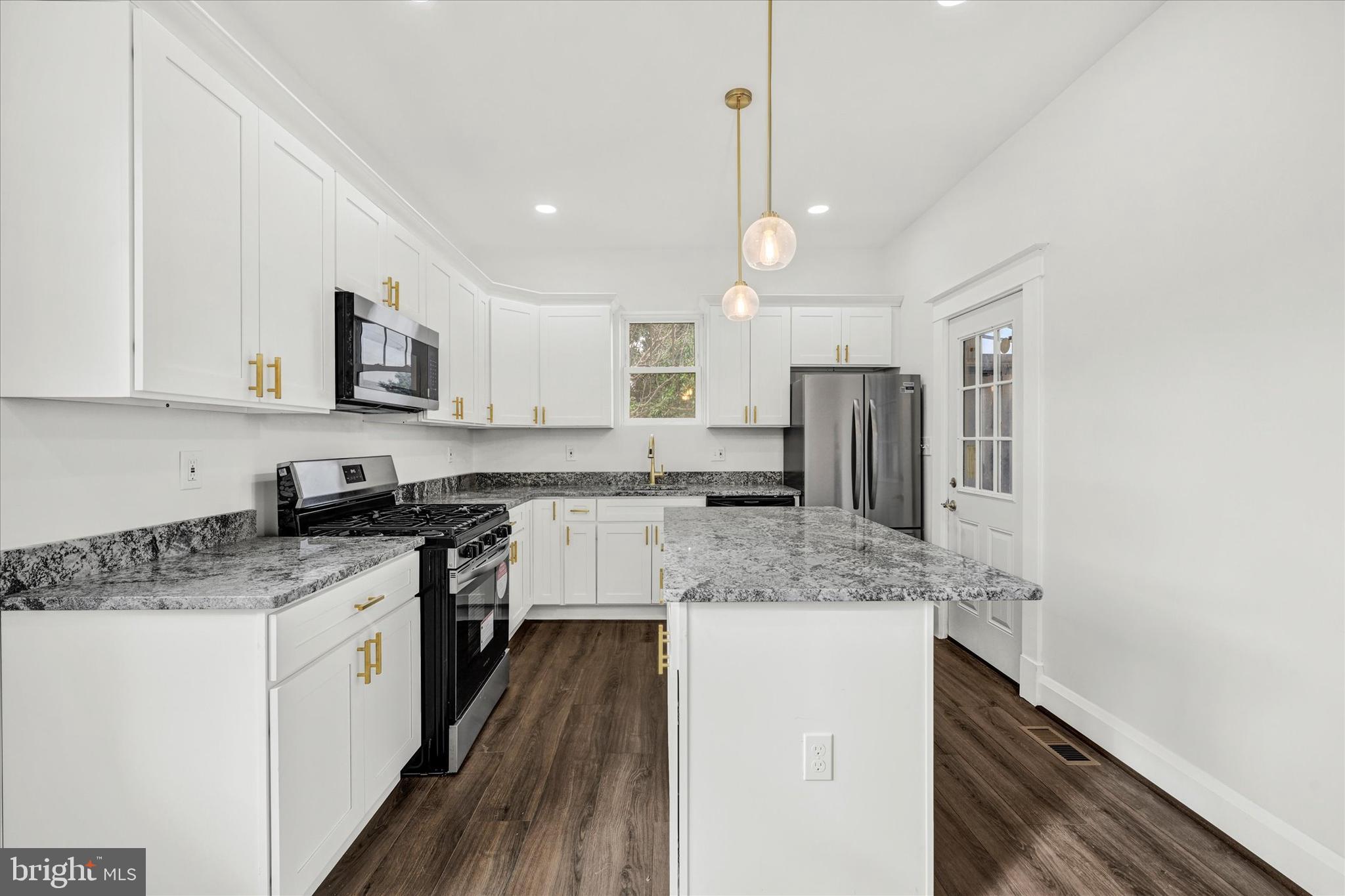 ROSEDALE - Residential