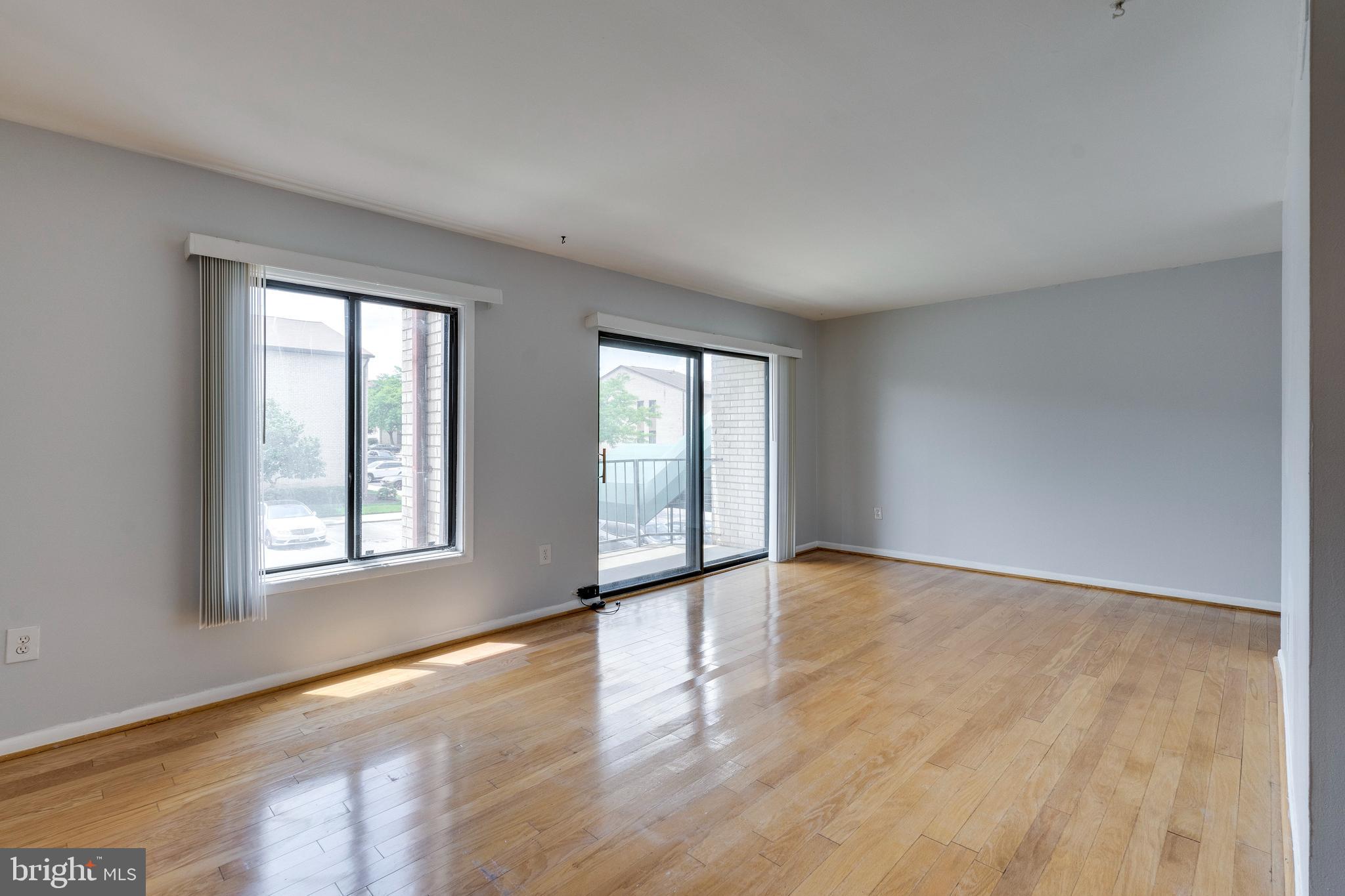 HUNTING RIDGE CONDOMINIUM - Residential Lease