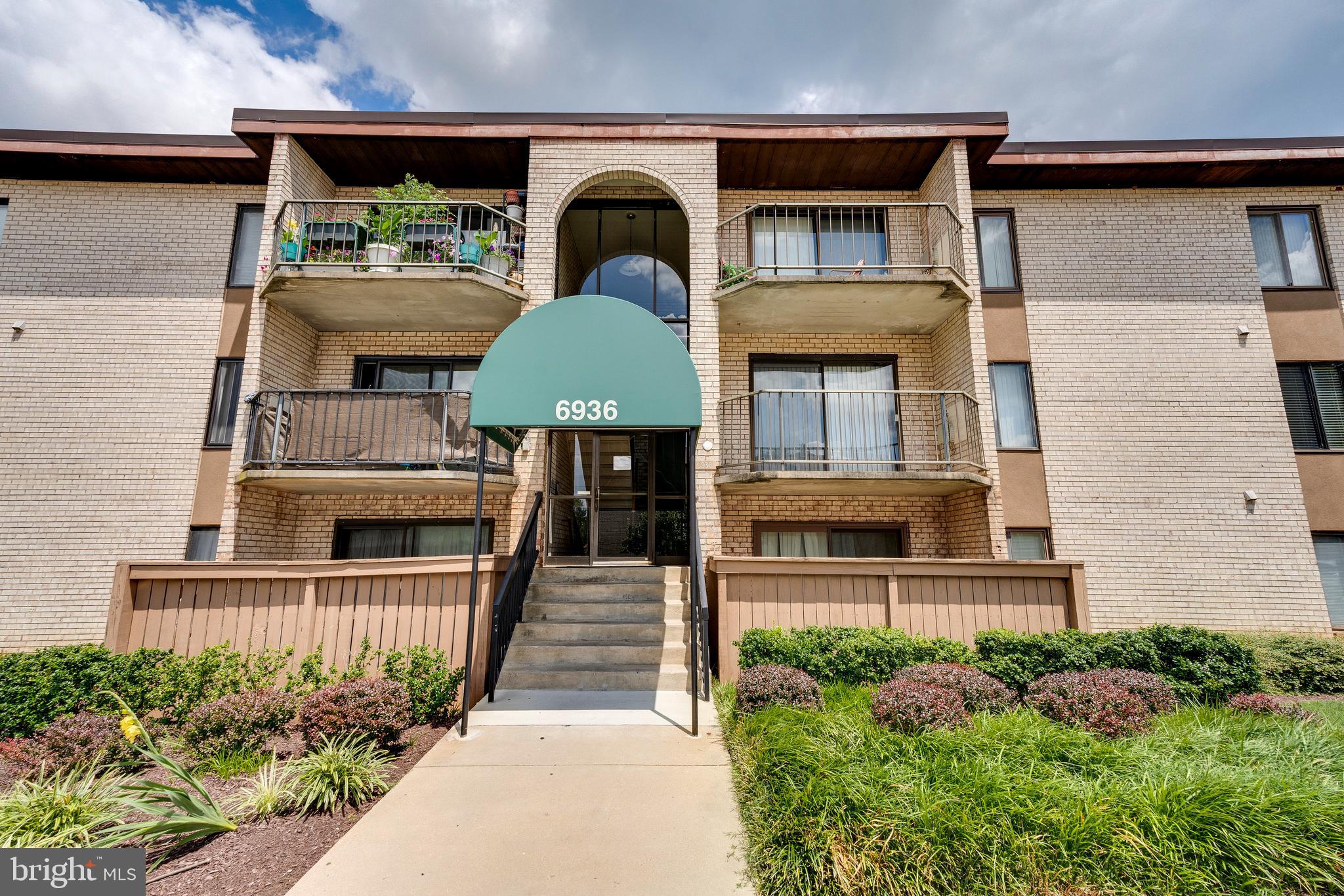 HUNTING RIDGE CONDOMINIUM - Residential Lease