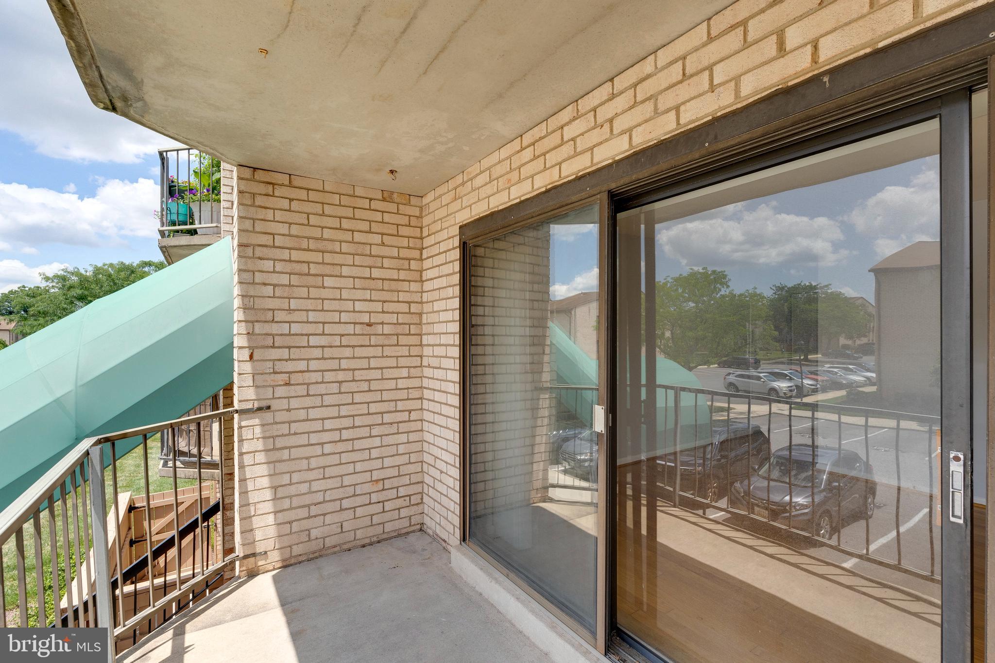 HUNTING RIDGE CONDOMINIUM - Residential Lease