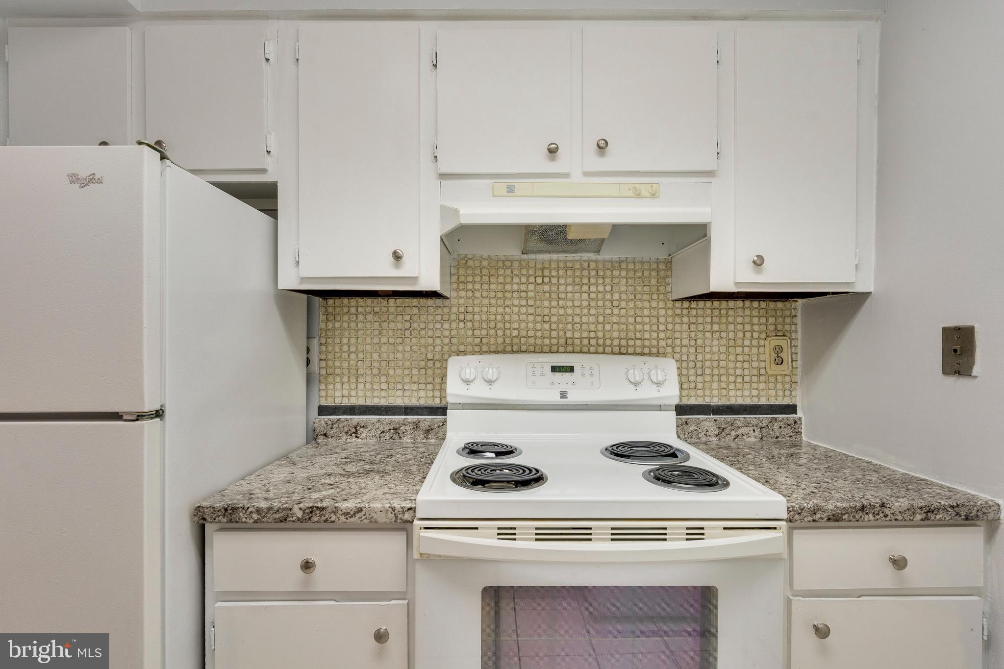 HUNTING RIDGE CONDOMINIUM - Residential Lease