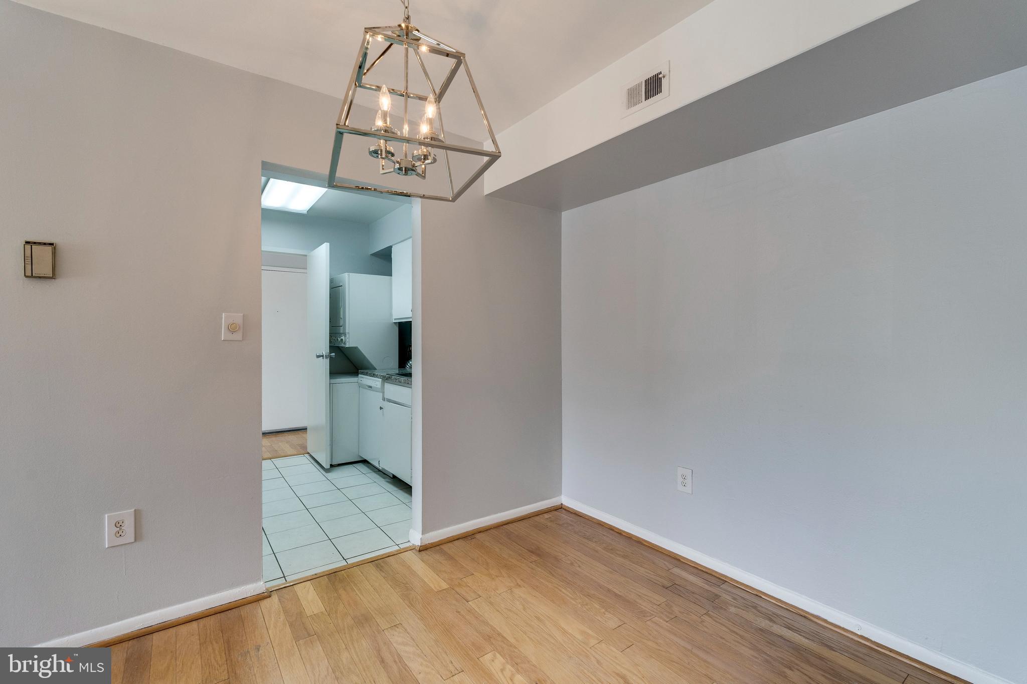 HUNTING RIDGE CONDOMINIUM - Residential Lease