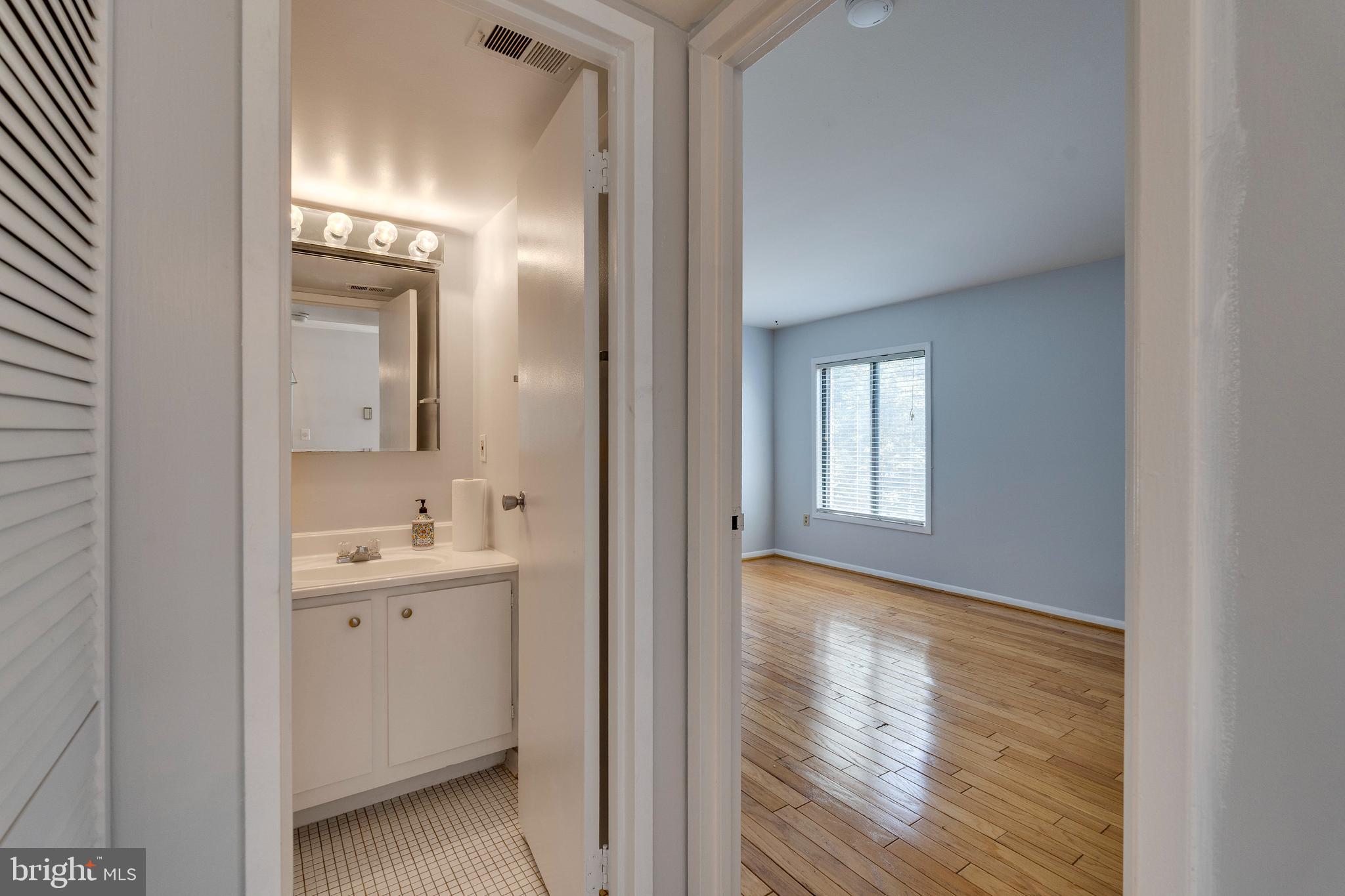 HUNTING RIDGE CONDOMINIUM - Residential Lease