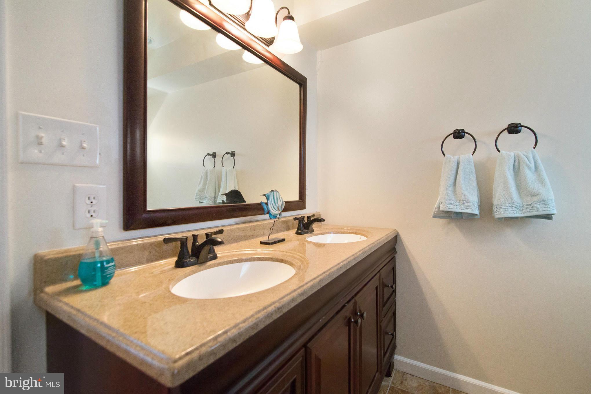 EASTPORT - Residential