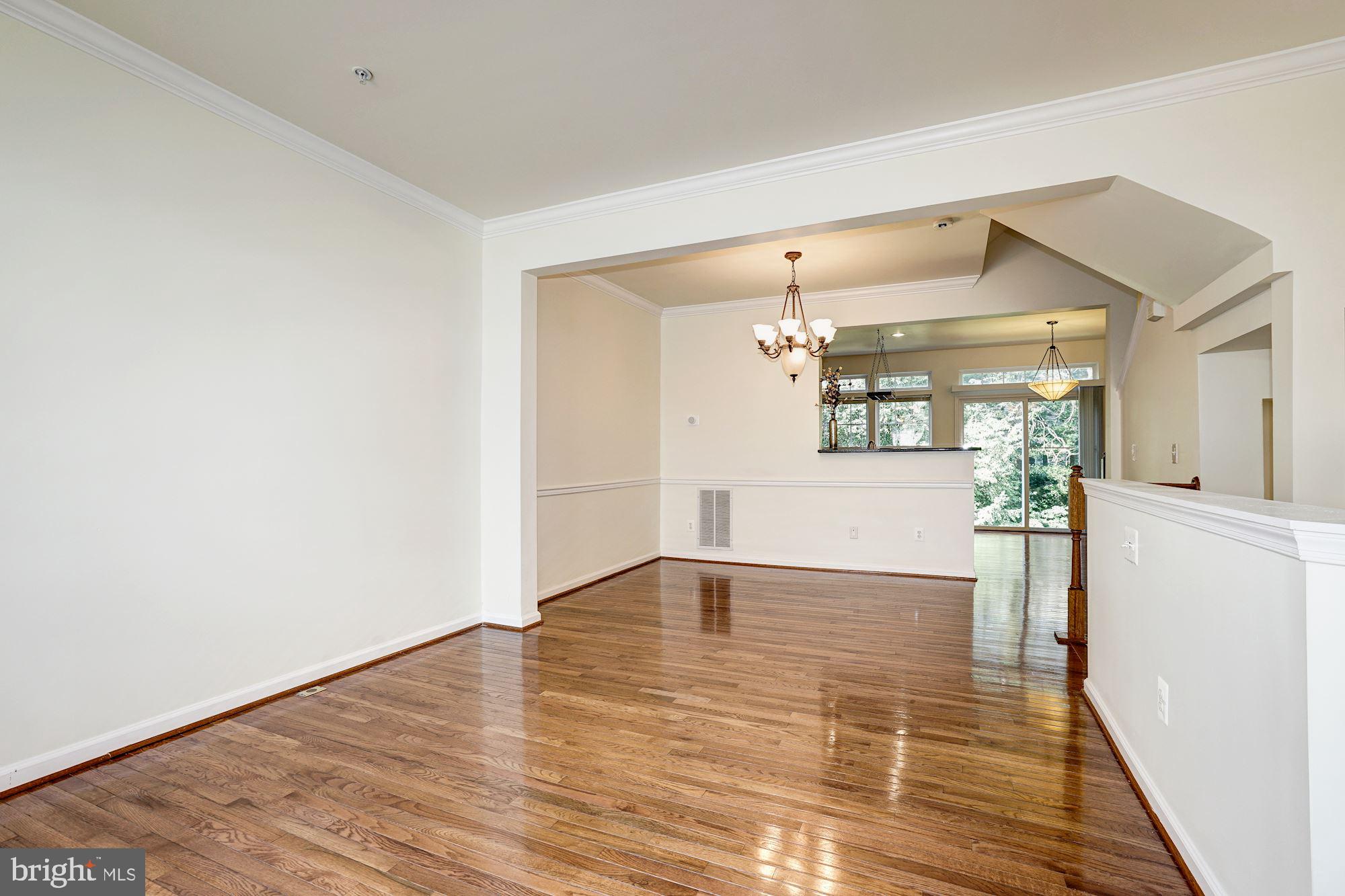 HUNTINGTON GROVE - Residential