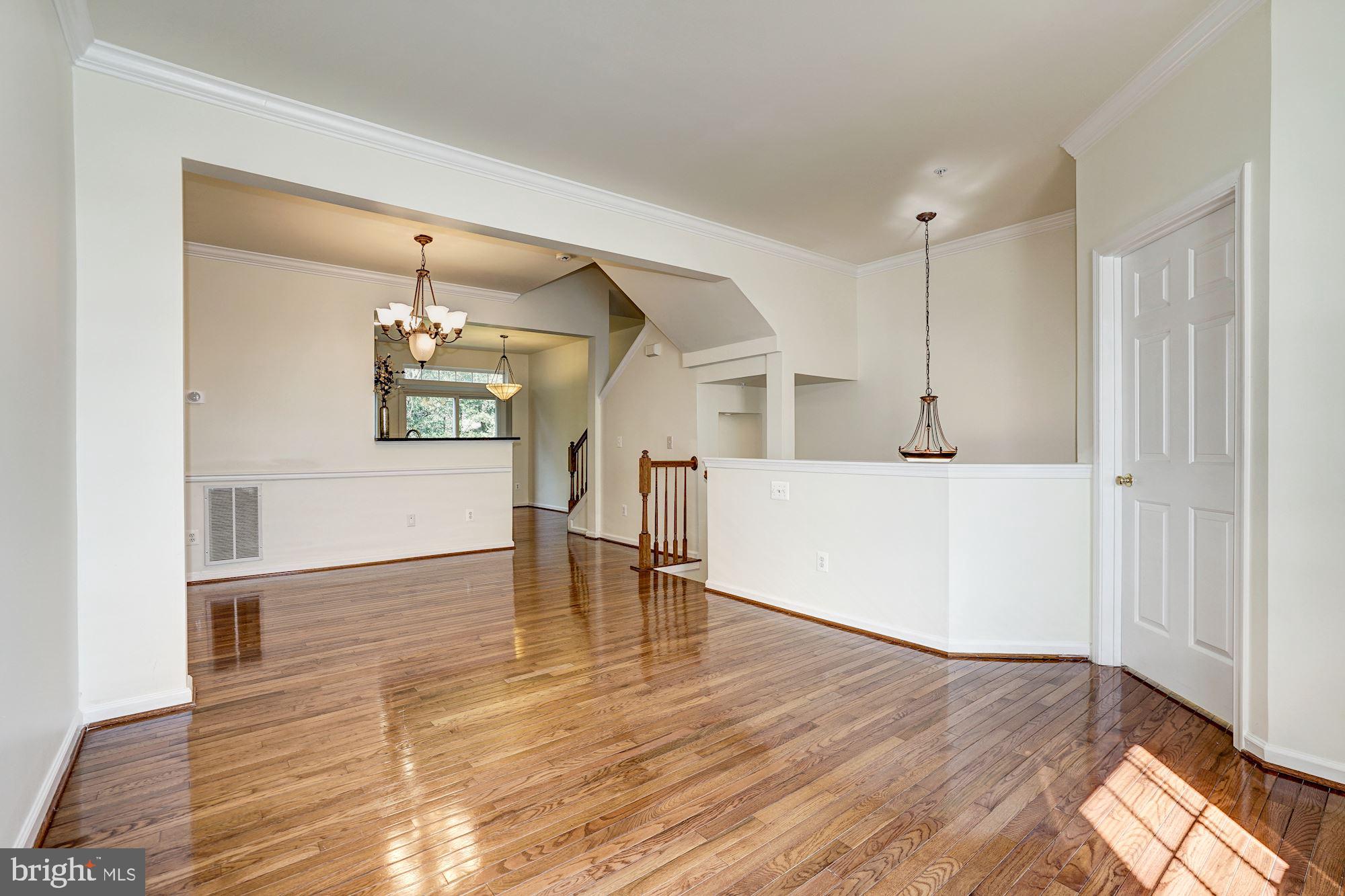 HUNTINGTON GROVE - Residential