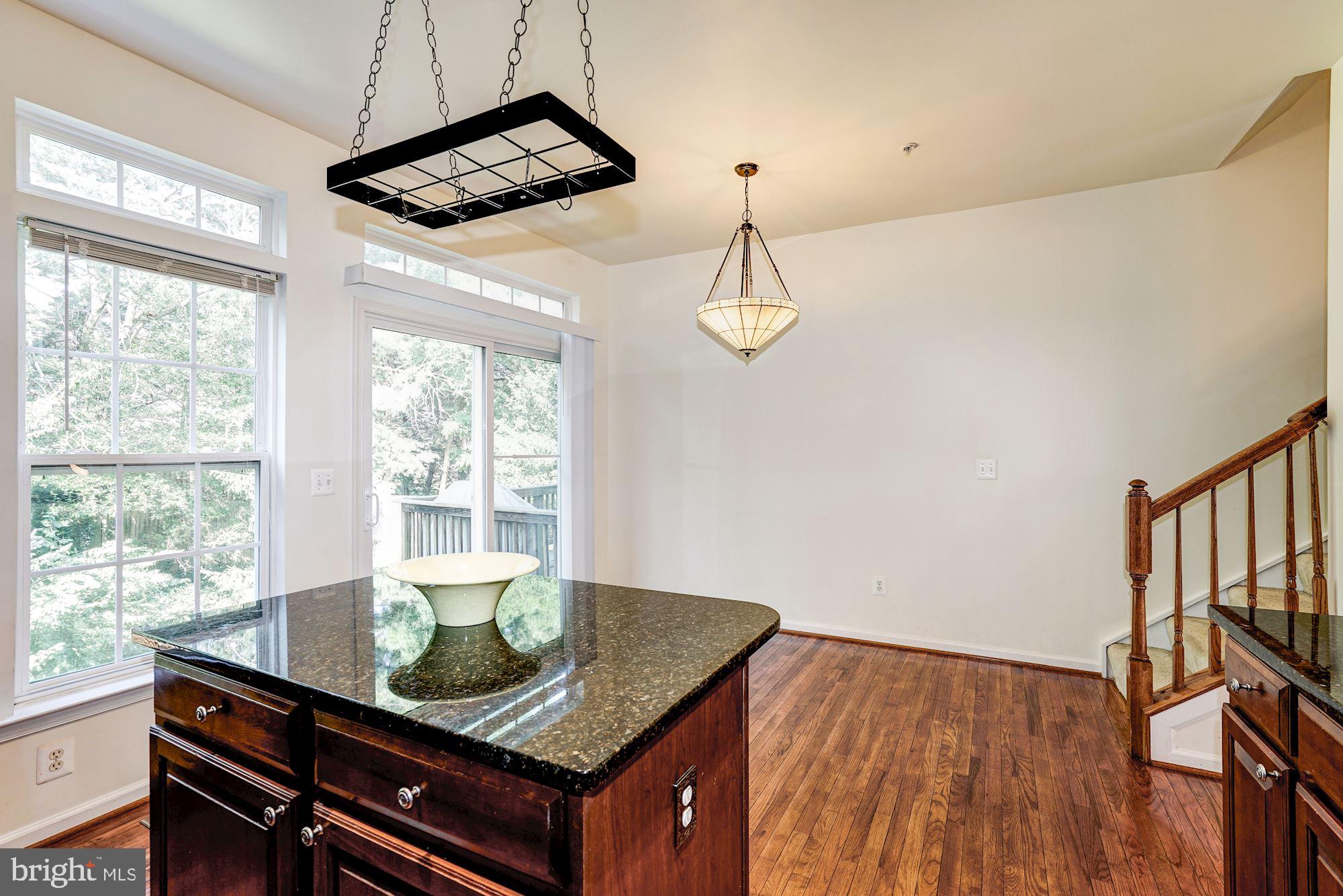 HUNTINGTON GROVE - Residential