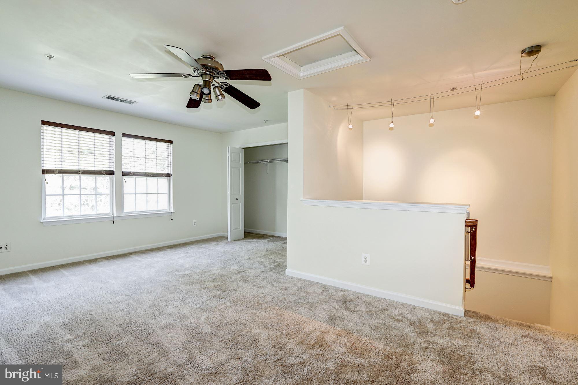 HUNTINGTON GROVE - Residential