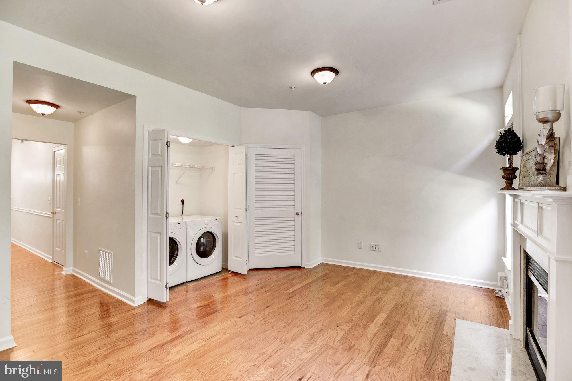 HUNTINGTON GROVE - Residential