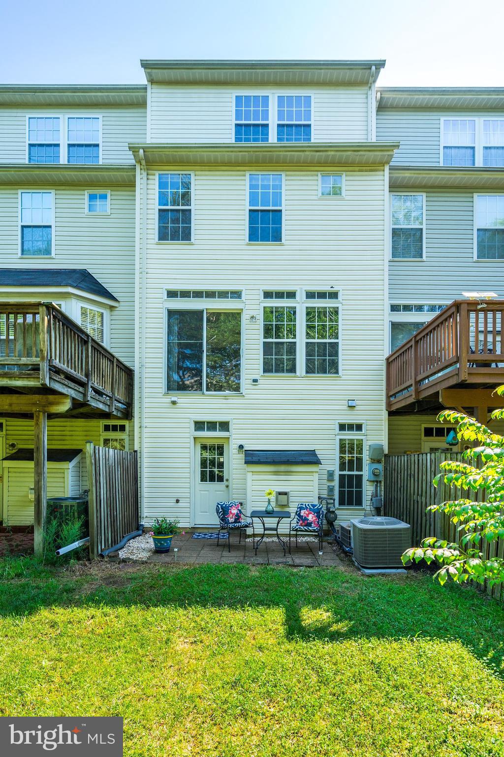 HUNTINGTON GROVE - Residential