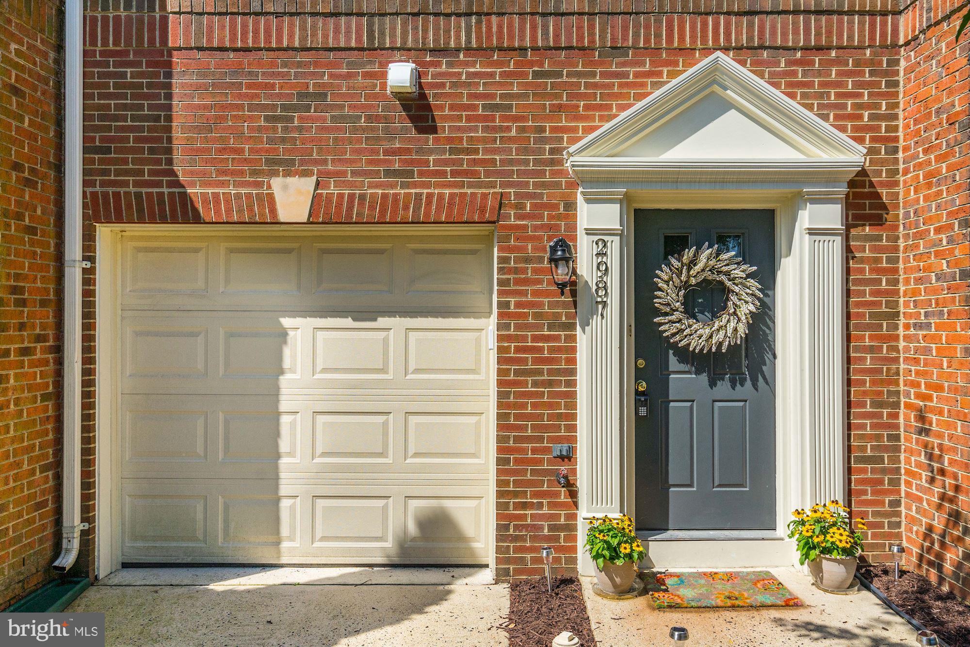 HUNTINGTON GROVE - Residential