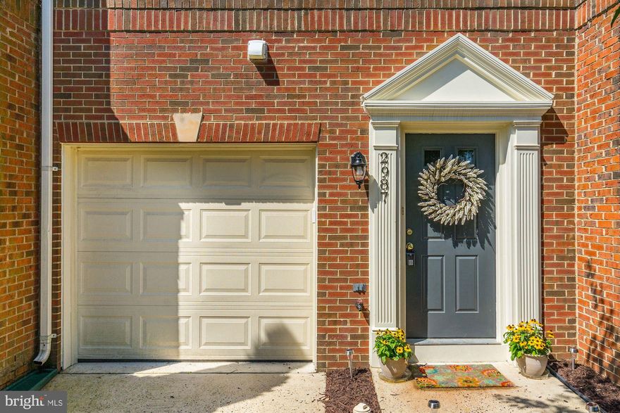 Commuter's Dream! Pristine 4-level town home features 3 bedrooms, 2 full bathrooms (inc. owner's suite jacuzzi soak-in tub) and 2 half baths. Move-in ready with tasteful upgraded finishes and lots of  natural light.  The spacious open concept floor plan boasts great living and storage space, gleaming hardwood floors, an upgraded eat -in kitchen with granite, island and counter tops. Enjoy the fully finished lower level with gas fireplace and walkout to quaint backyard and patio with serene wooded views.  The fourth level offers a bonus bedroom or multi-purpose room.  Conveniently located off Route 1---walk to Huntington Metro and the new Penn Daw development  https://sfdc.org/south-alex/. A short Metro ride to Amazon HQ2. Home Warranty conveys to the buyer. Open Sunday 1-4pm