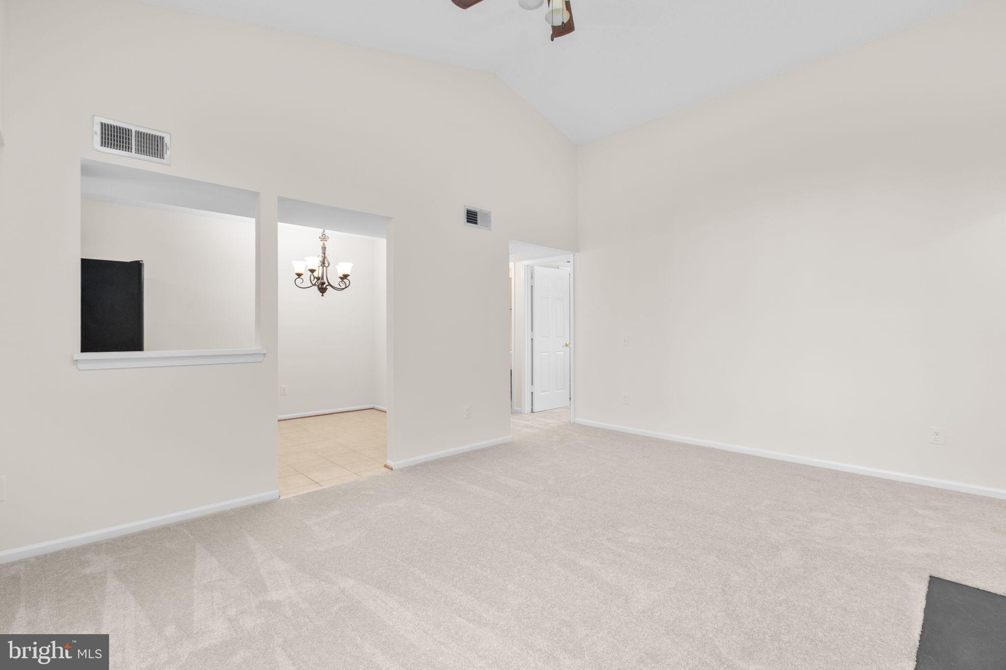 HUNTERS SQUARE - Residential