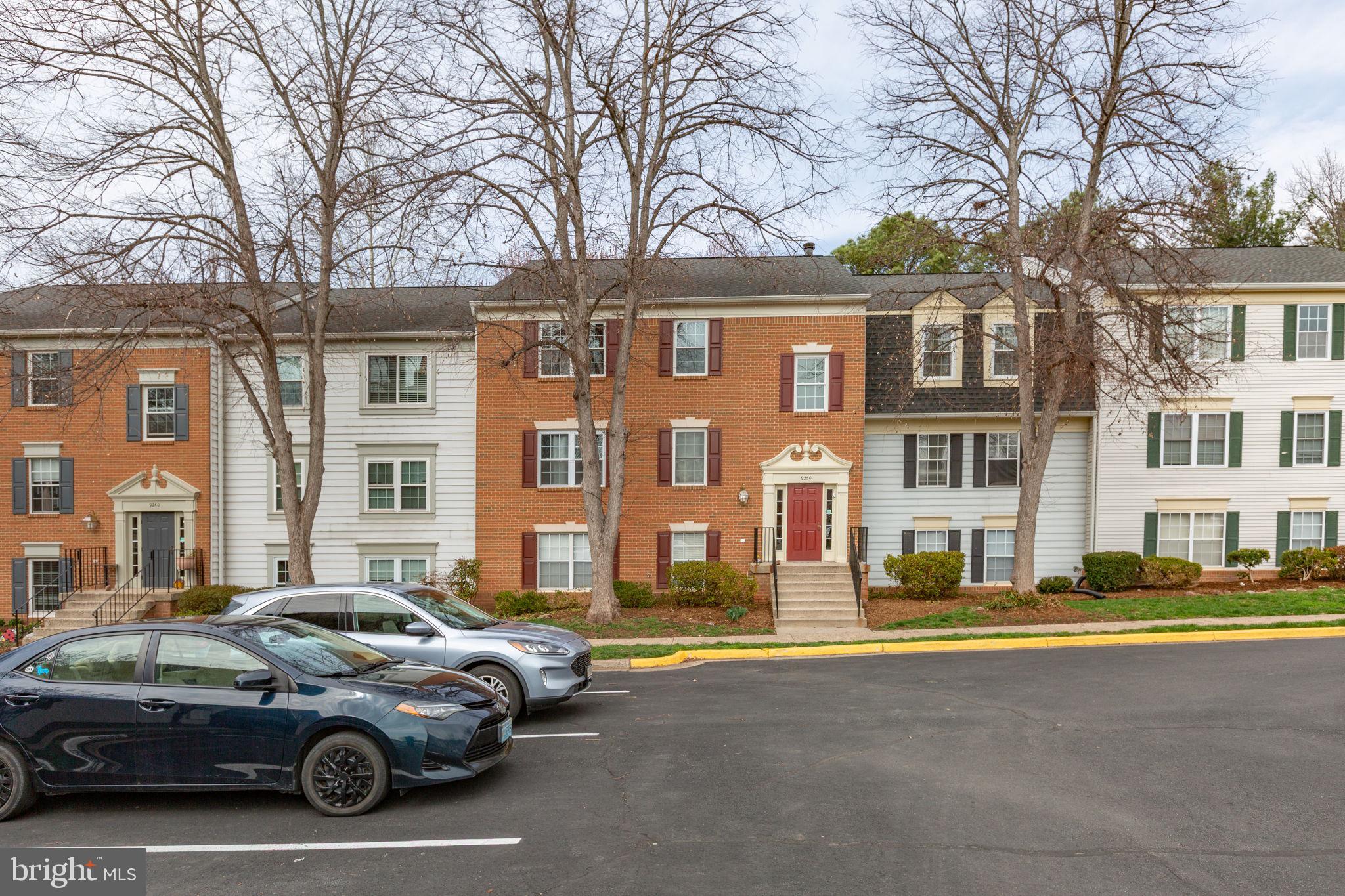 HUNTERS SQUARE - Residential