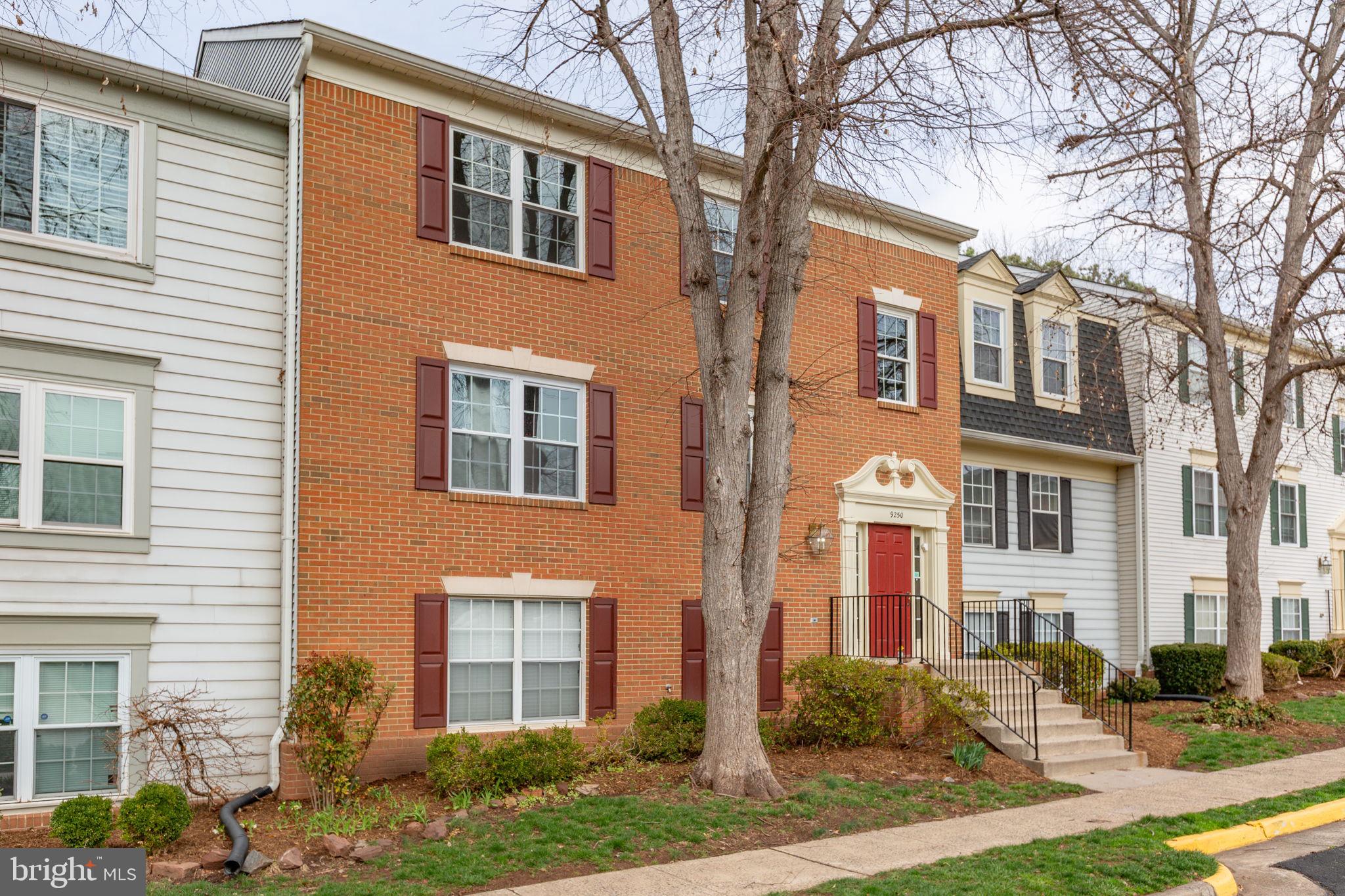 HUNTERS SQUARE - Residential