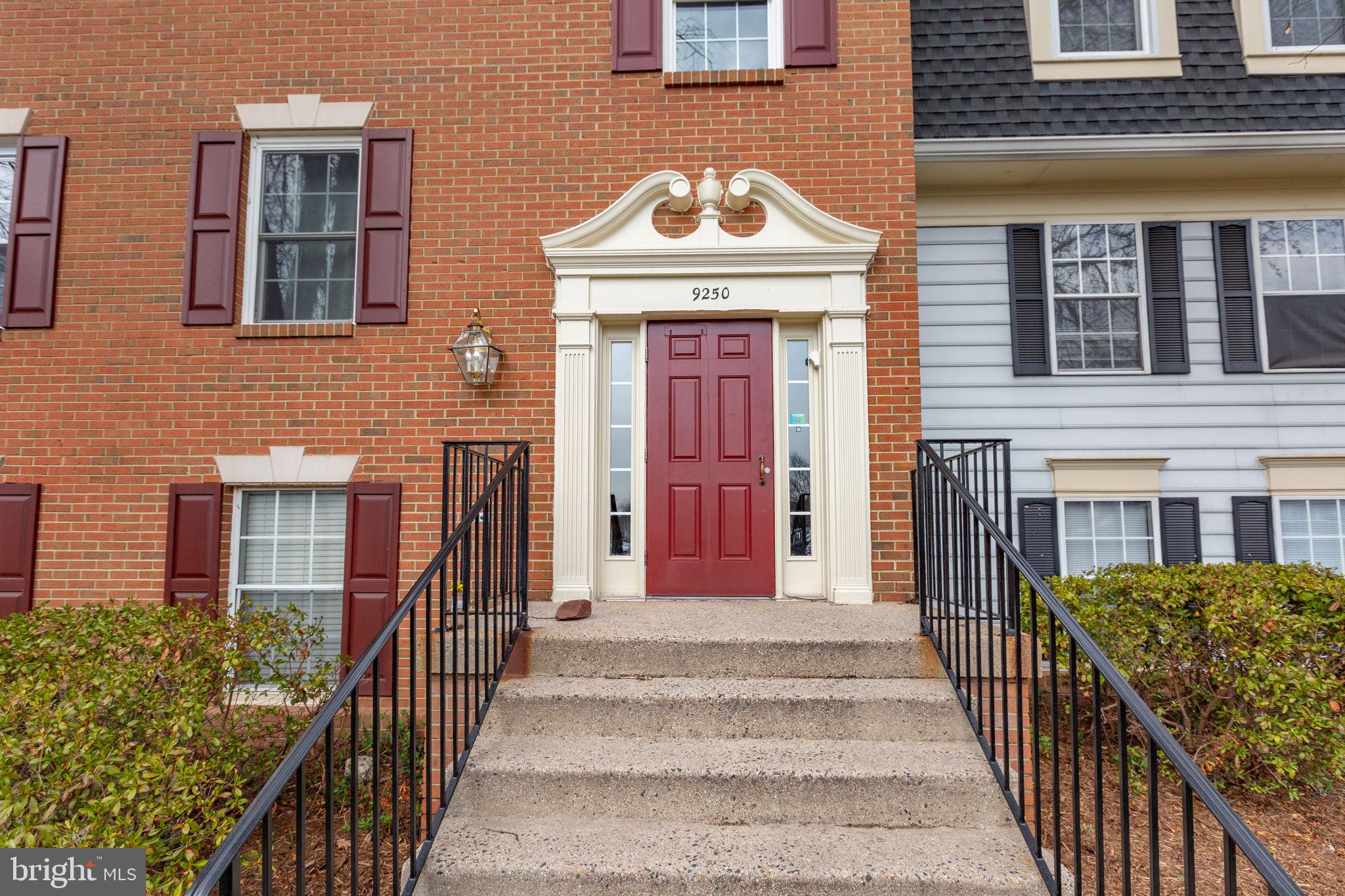 HUNTERS SQUARE - Residential