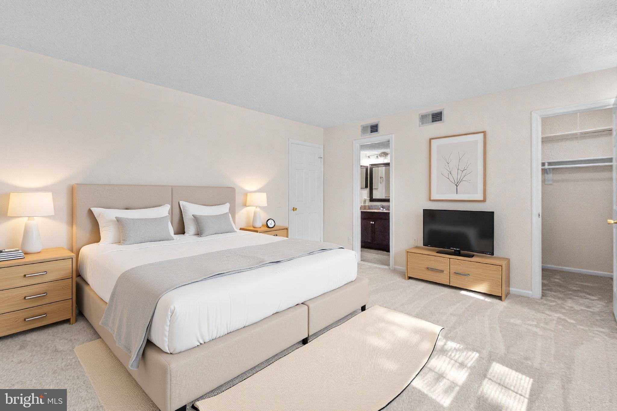 HUNTERS SQUARE - Residential