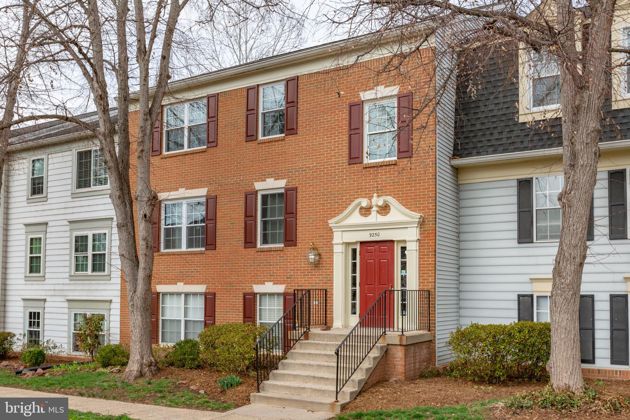 HUNTERS SQUARE - Residential