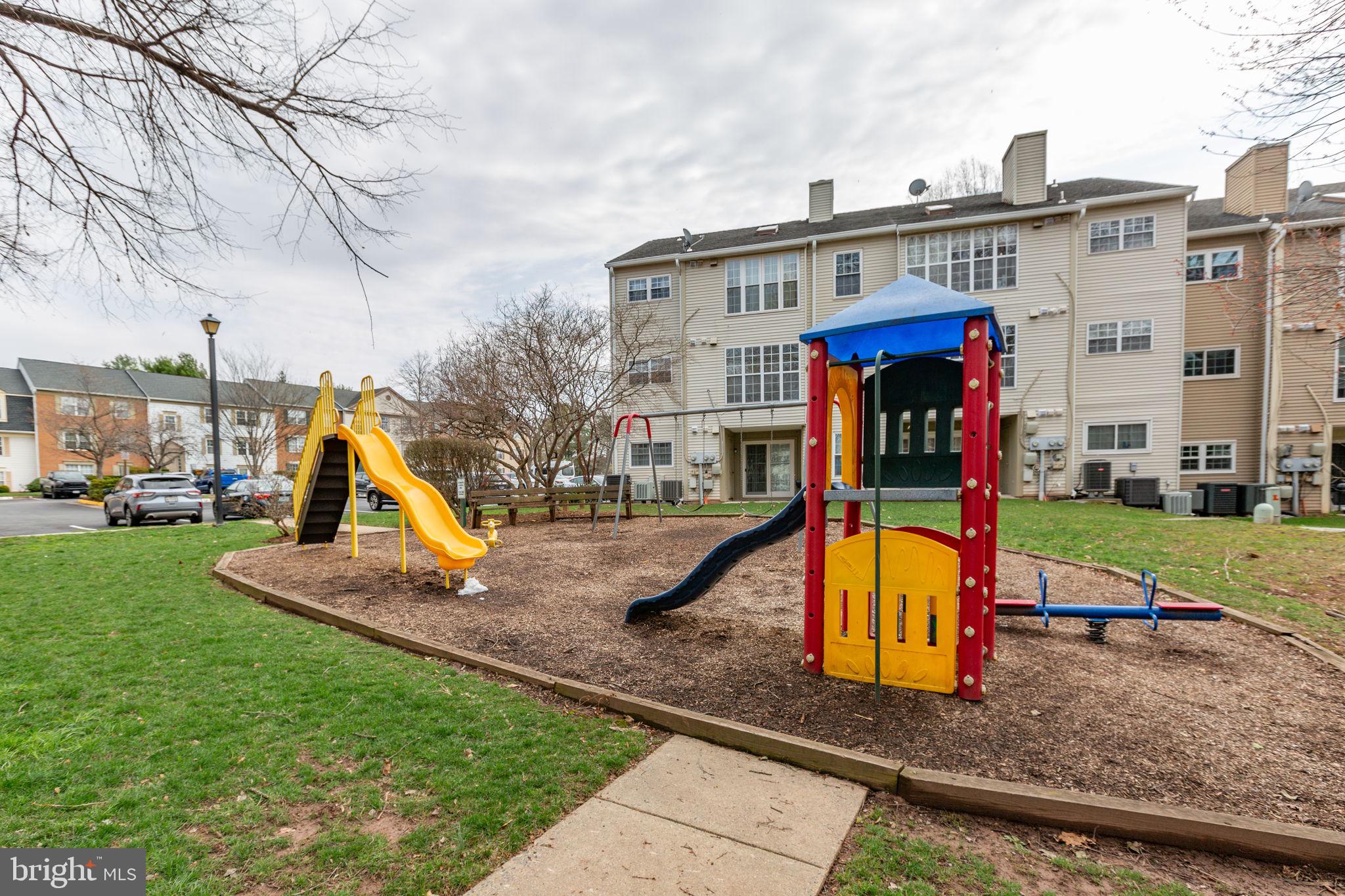 HUNTERS SQUARE - Residential