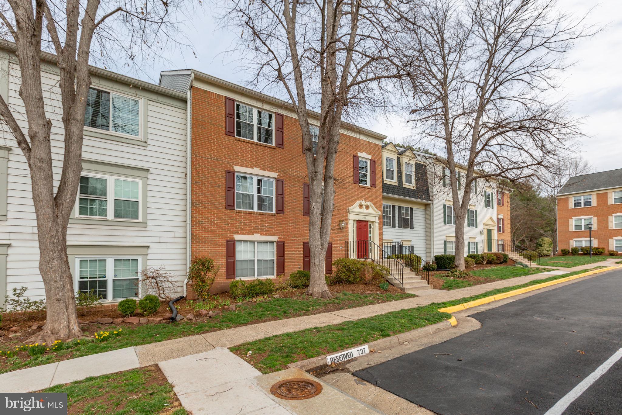 HUNTERS SQUARE - Residential