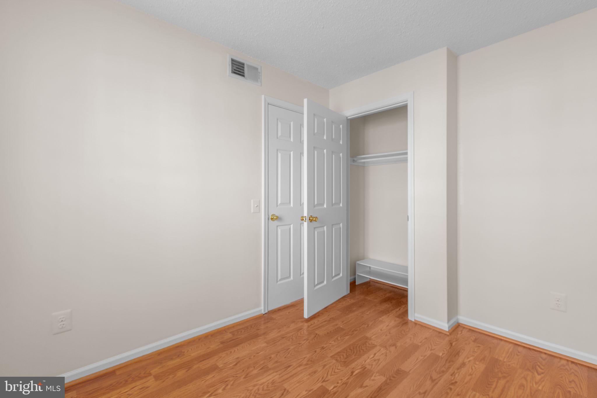 HUNTERS SQUARE - Residential