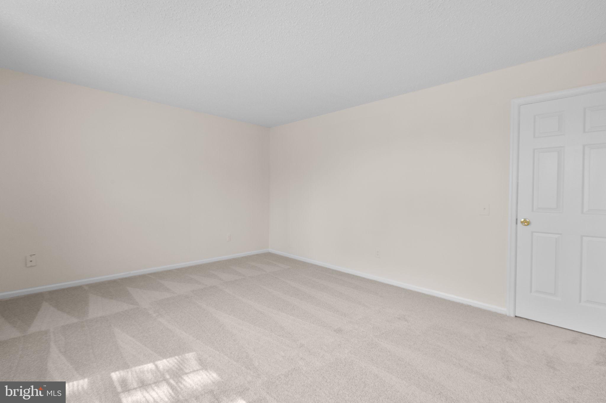 HUNTERS SQUARE - Residential