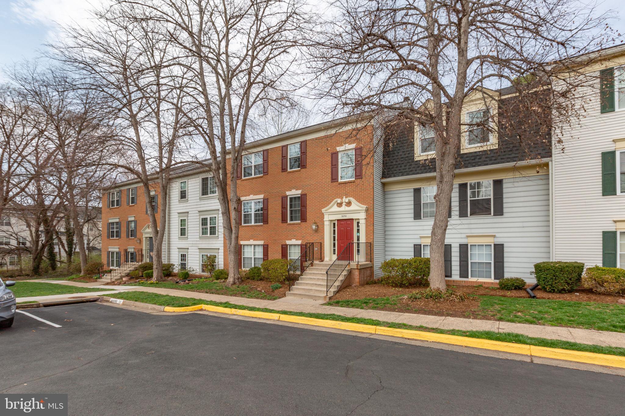 HUNTERS SQUARE - Residential