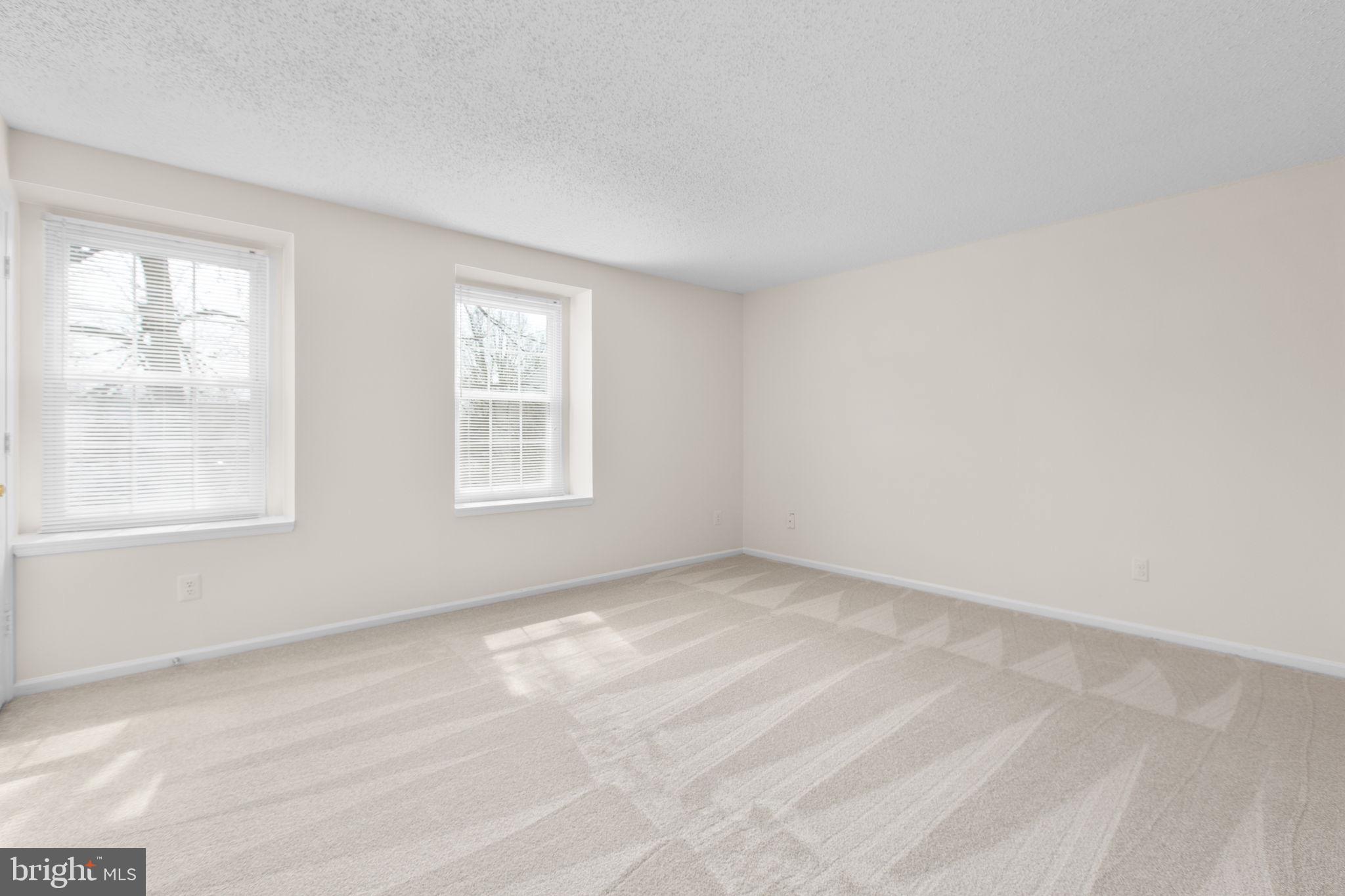 HUNTERS SQUARE - Residential