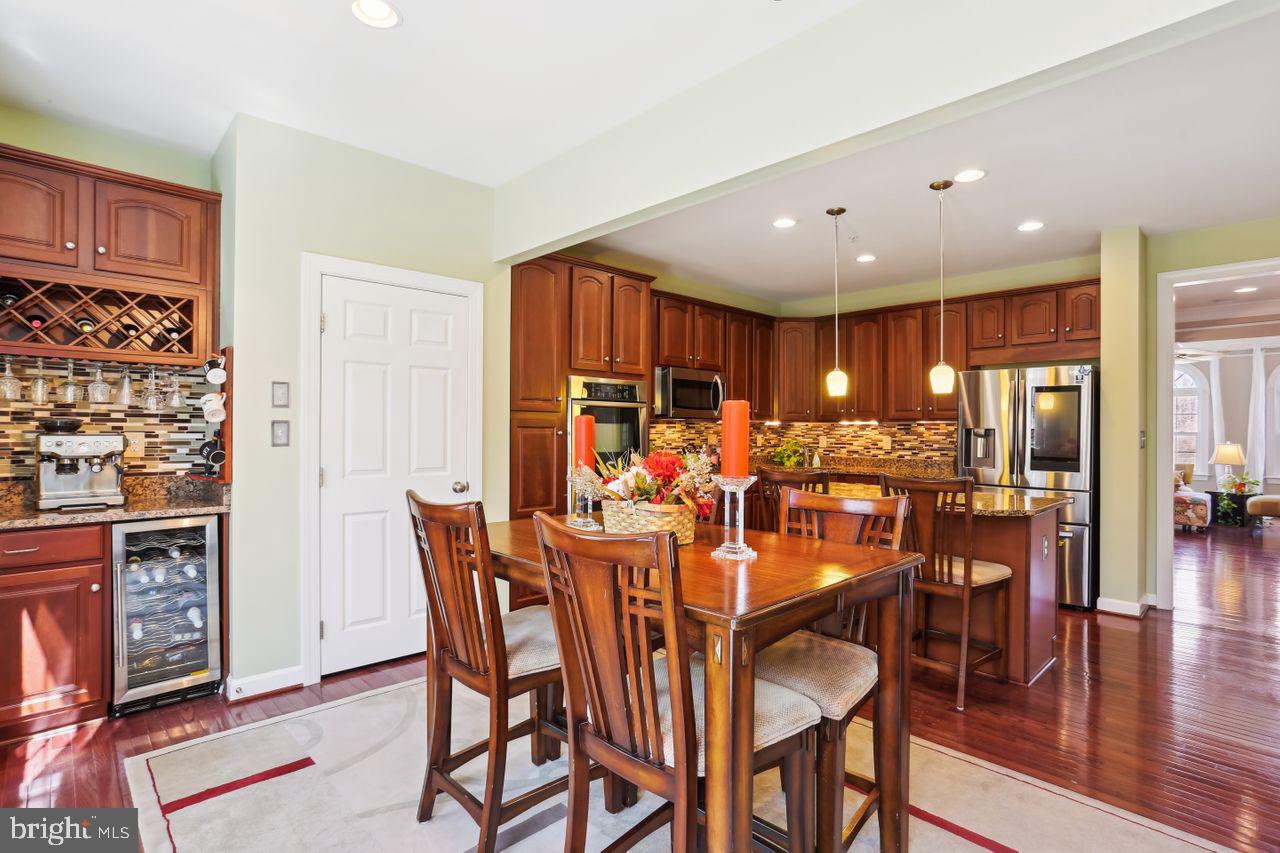 WHITE OAK - Residential