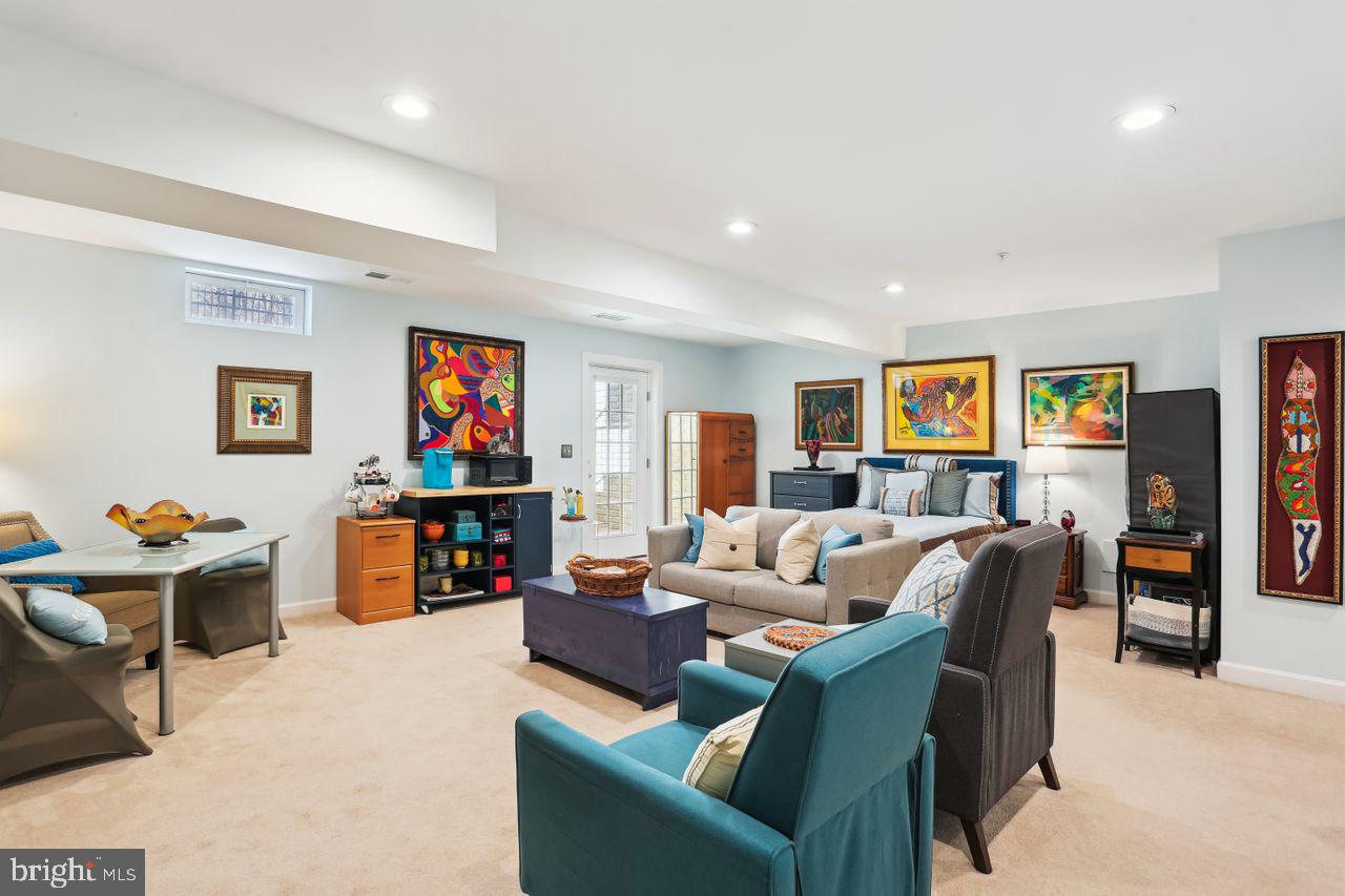 WHITE OAK - Residential